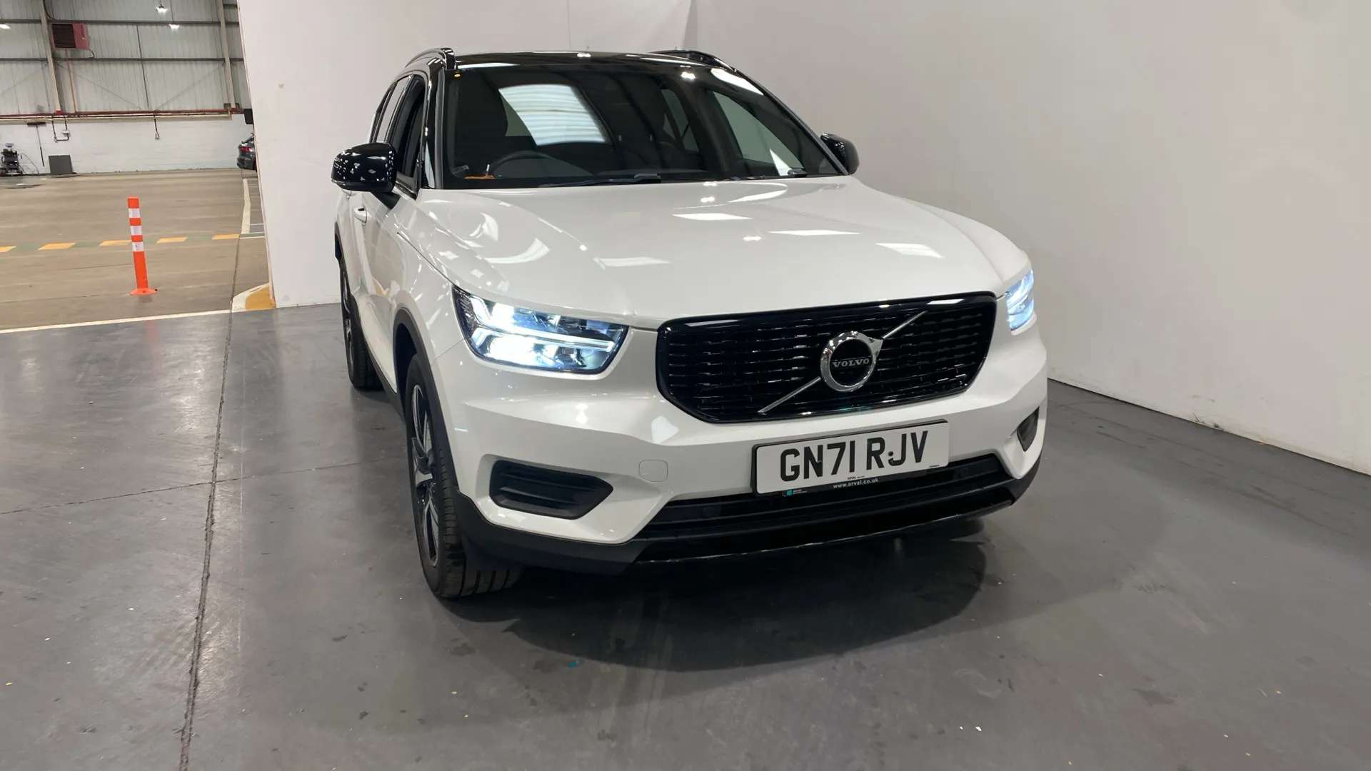 2021 VOLVO XC40 2021 VOLVO XC40