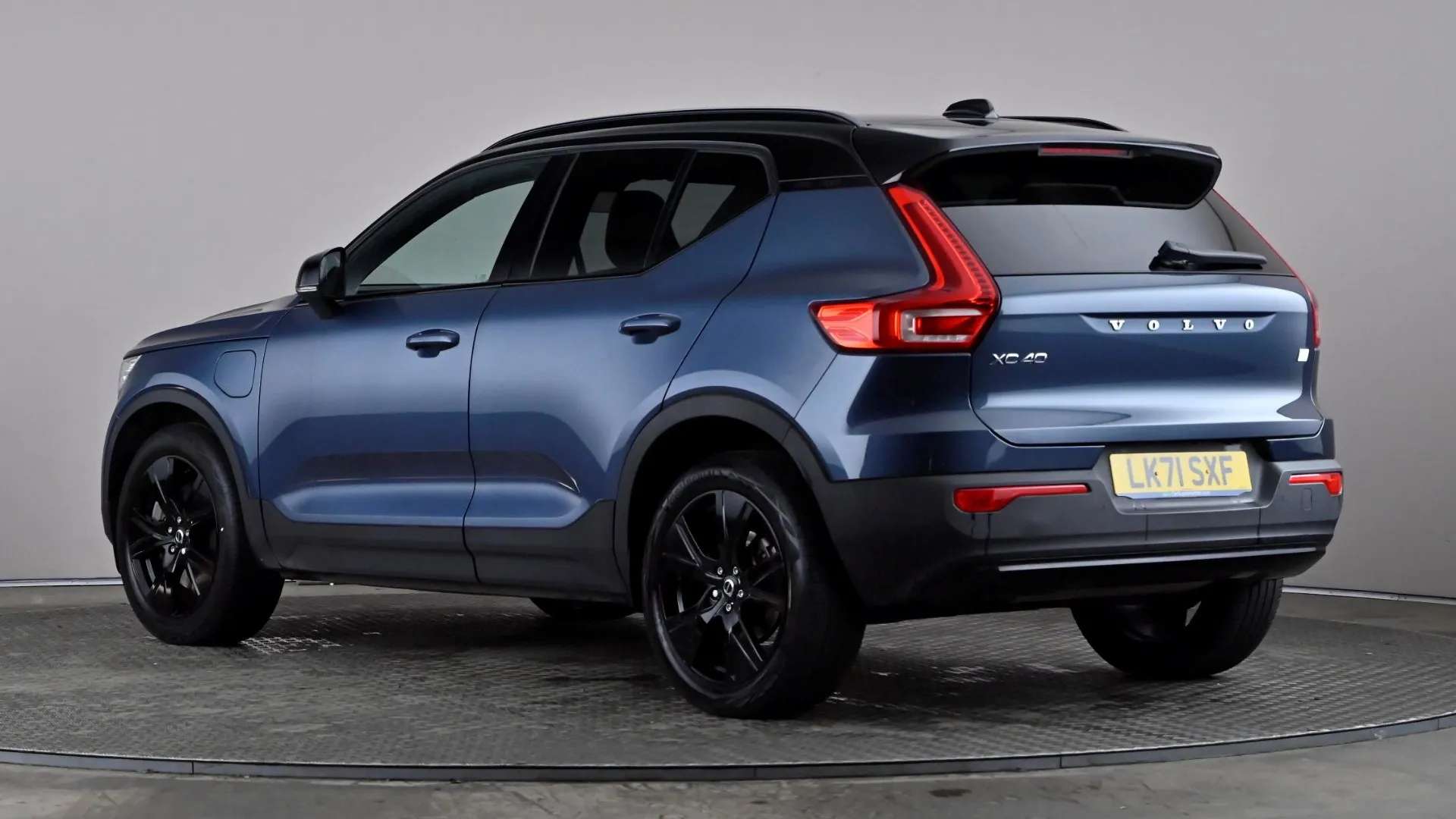 A 2021 VOLVO XC40 1.5 T4 Recharge PHEV R DESIGN Auto A 2021 VOLVO XC40 1.5 T4 Recharge PHEV R DESIGN Auto