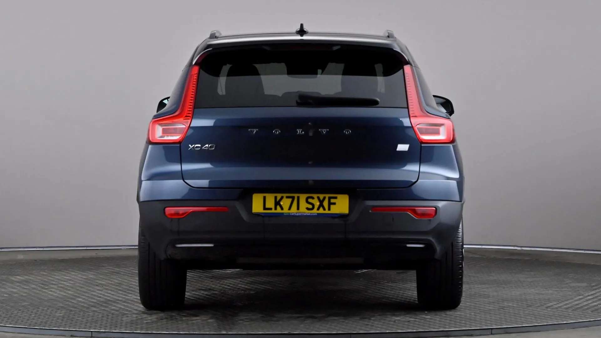 2021 VOLVO XC40 2021 VOLVO XC40