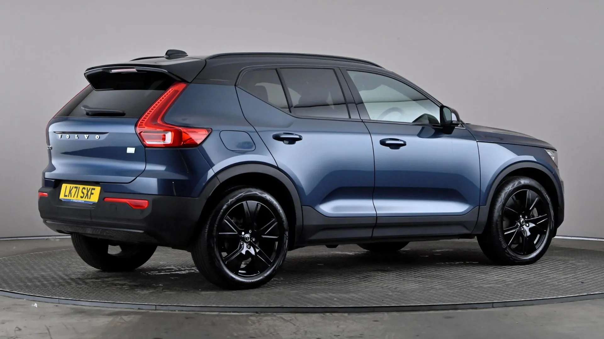 2021 VOLVO XC40 2021 VOLVO XC40