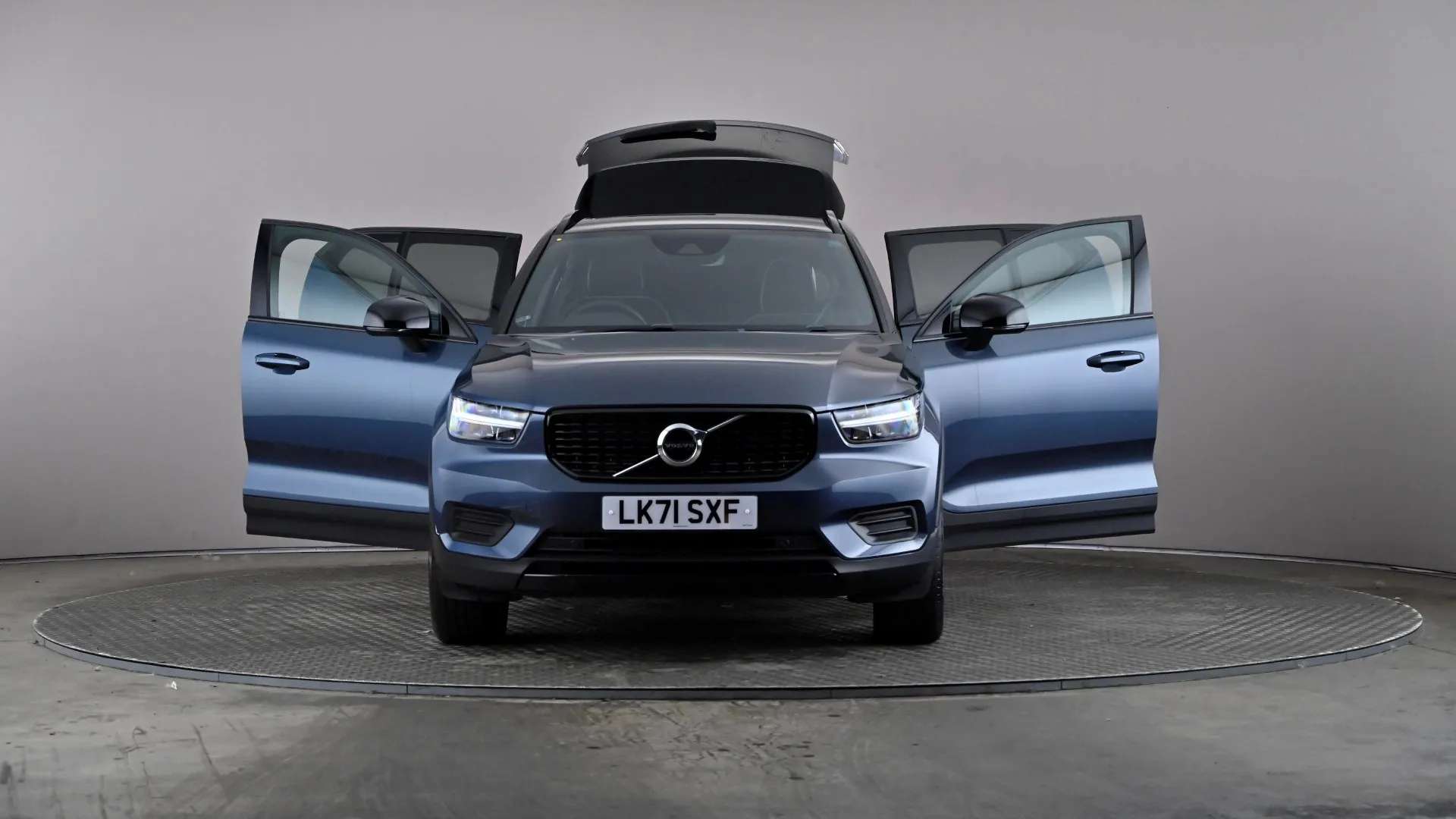 2021 VOLVO XC40 2021 VOLVO XC40