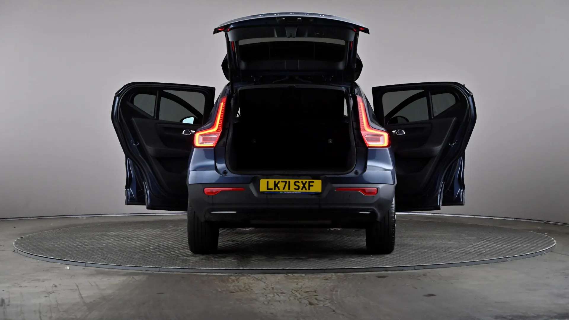 2021 VOLVO XC40 2021 VOLVO XC40