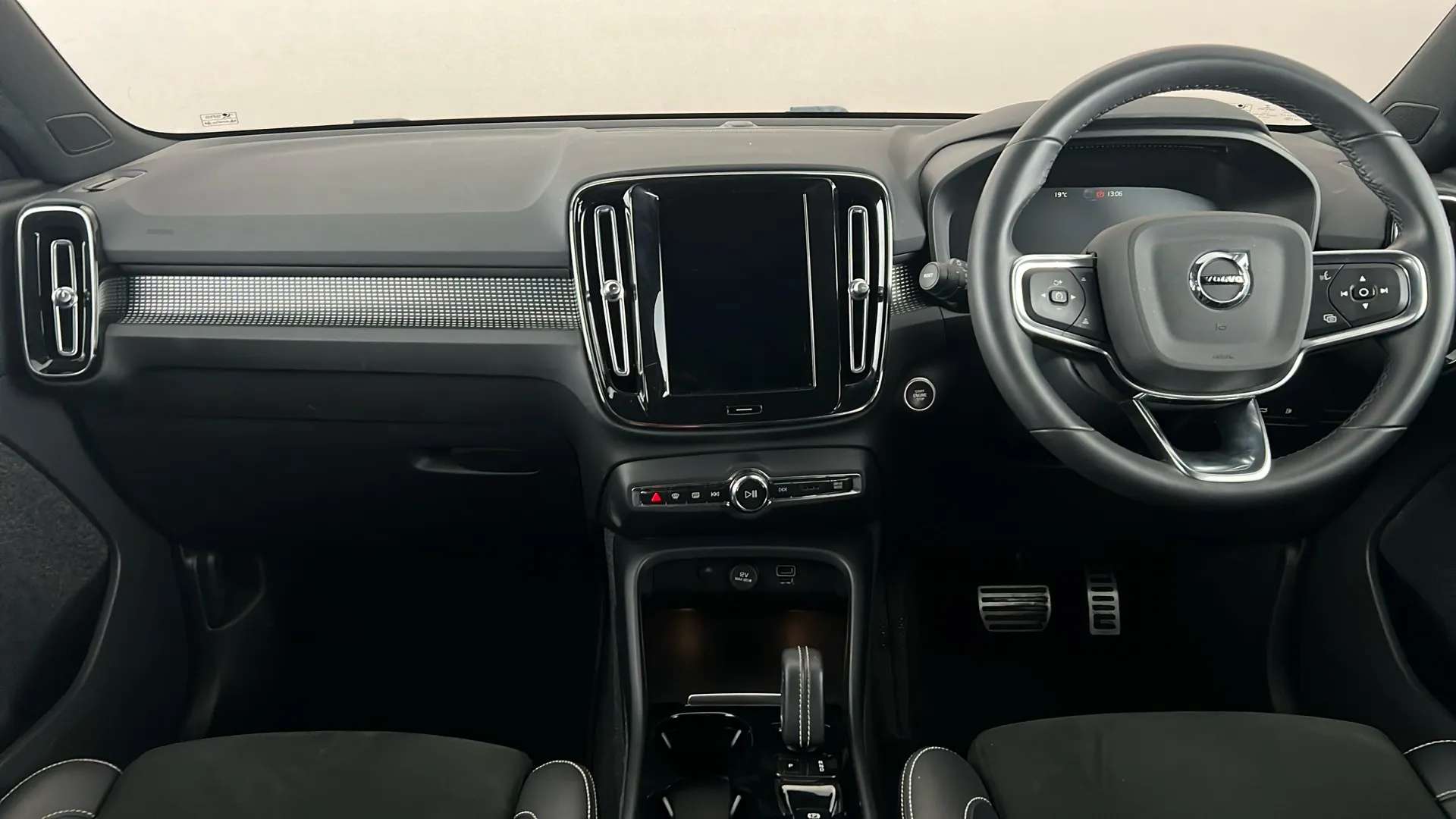 2021 VOLVO XC40 2021 VOLVO XC40