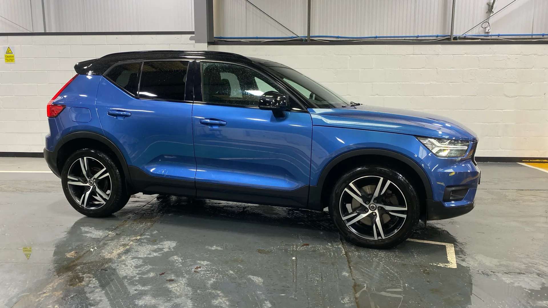 A 2020 VOLVO XC40 1.5 T5 Recharge PHEV R DESIGN Auto A 2020 VOLVO XC40 1.5 T5 Recharge PHEV R DESIGN Auto