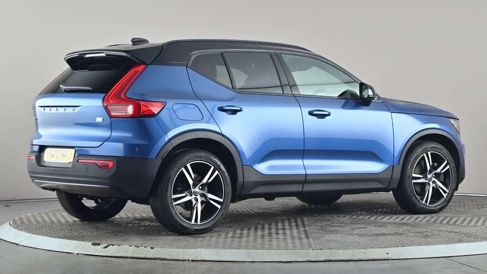 2020 VOLVO XC40 2020 VOLVO XC40