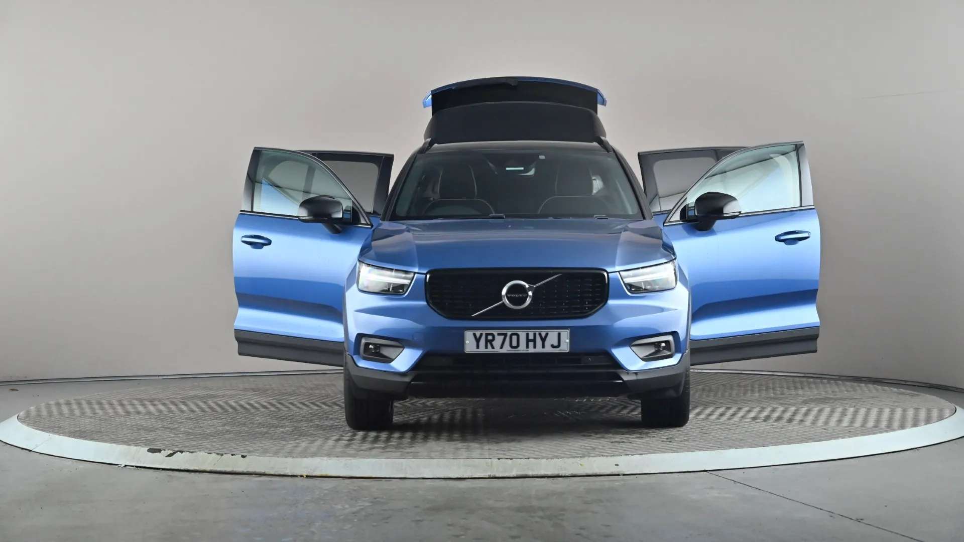 2020 VOLVO XC40 2020 VOLVO XC40