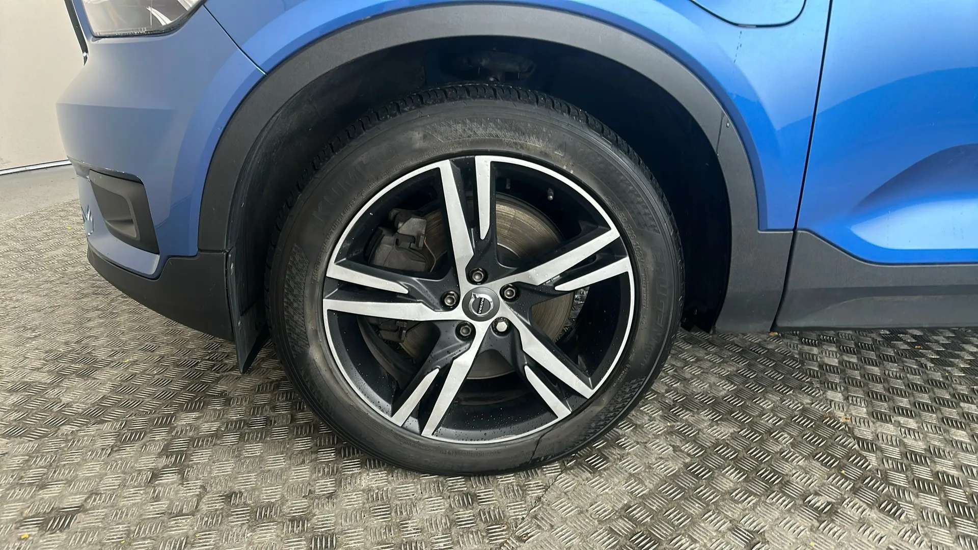 2020 VOLVO XC40 2020 VOLVO XC40