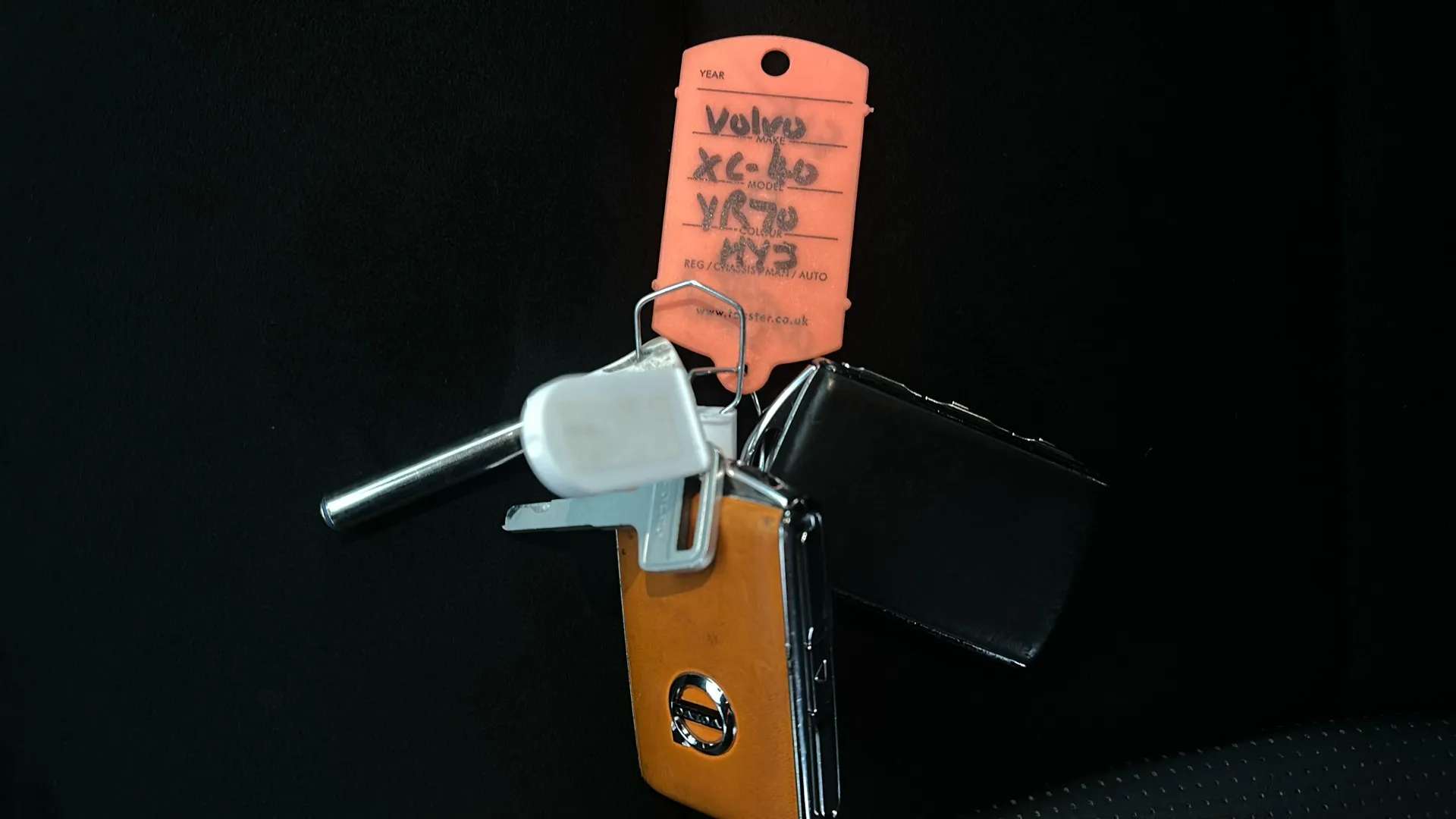 2020 VOLVO XC40 2020 VOLVO XC40