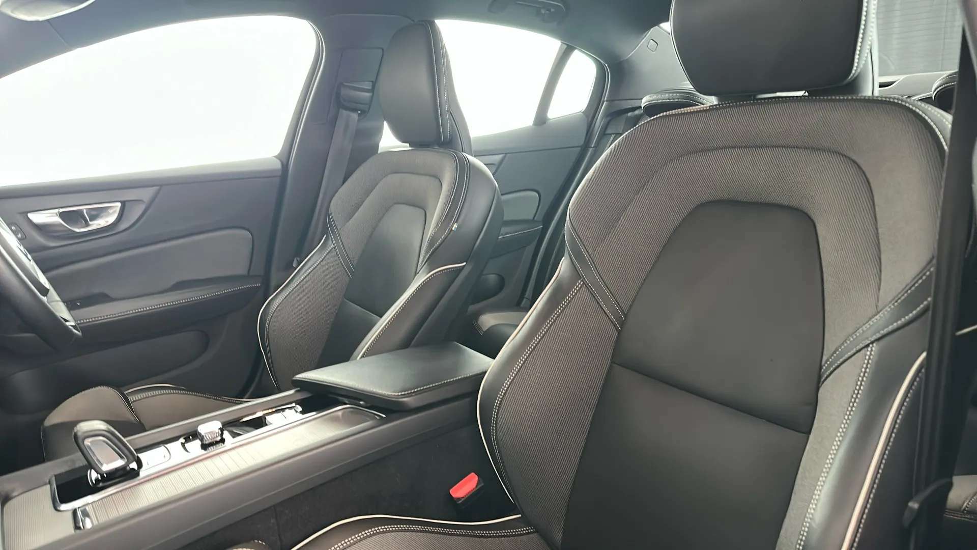 2022 VOLVO S60 2022 VOLVO S60