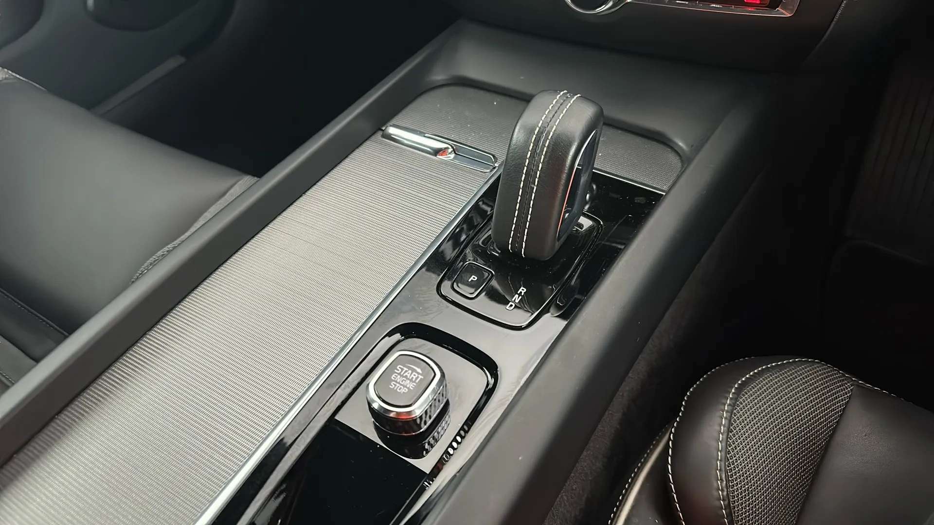 2022 VOLVO S60 2022 VOLVO S60