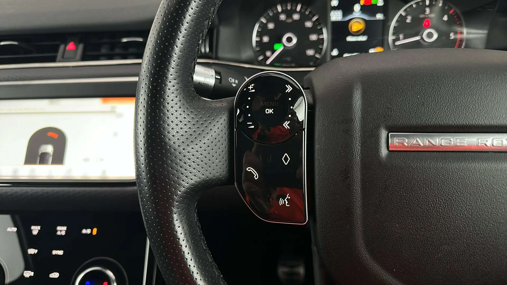 2019 LAND ROVER RANGE ROVER EVOQUE 2019 LAND ROVER RANGE ROVER EVOQUE