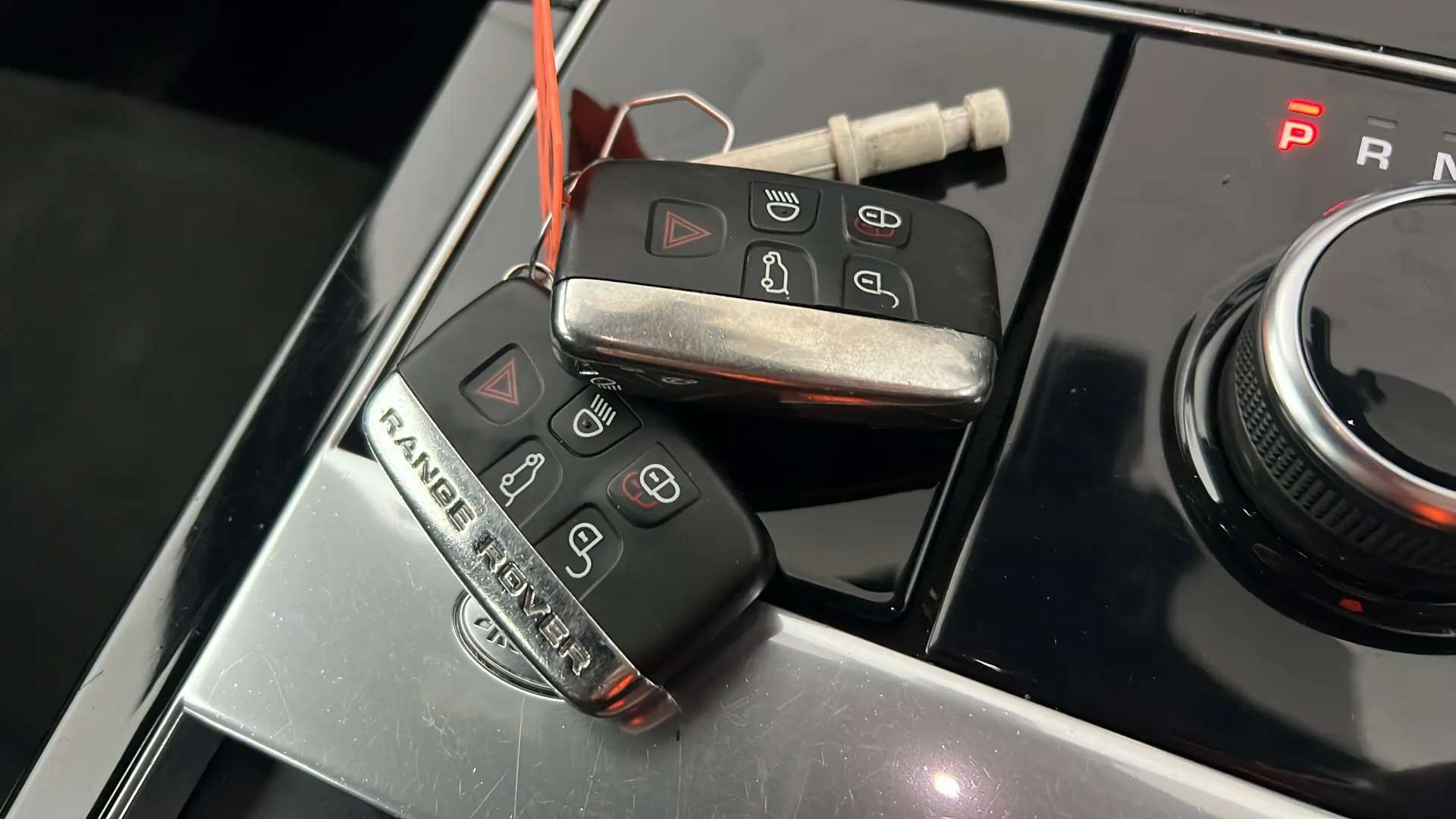 2020 LAND ROVER RANGE ROVER VELAR 2020 LAND ROVER RANGE ROVER VELAR