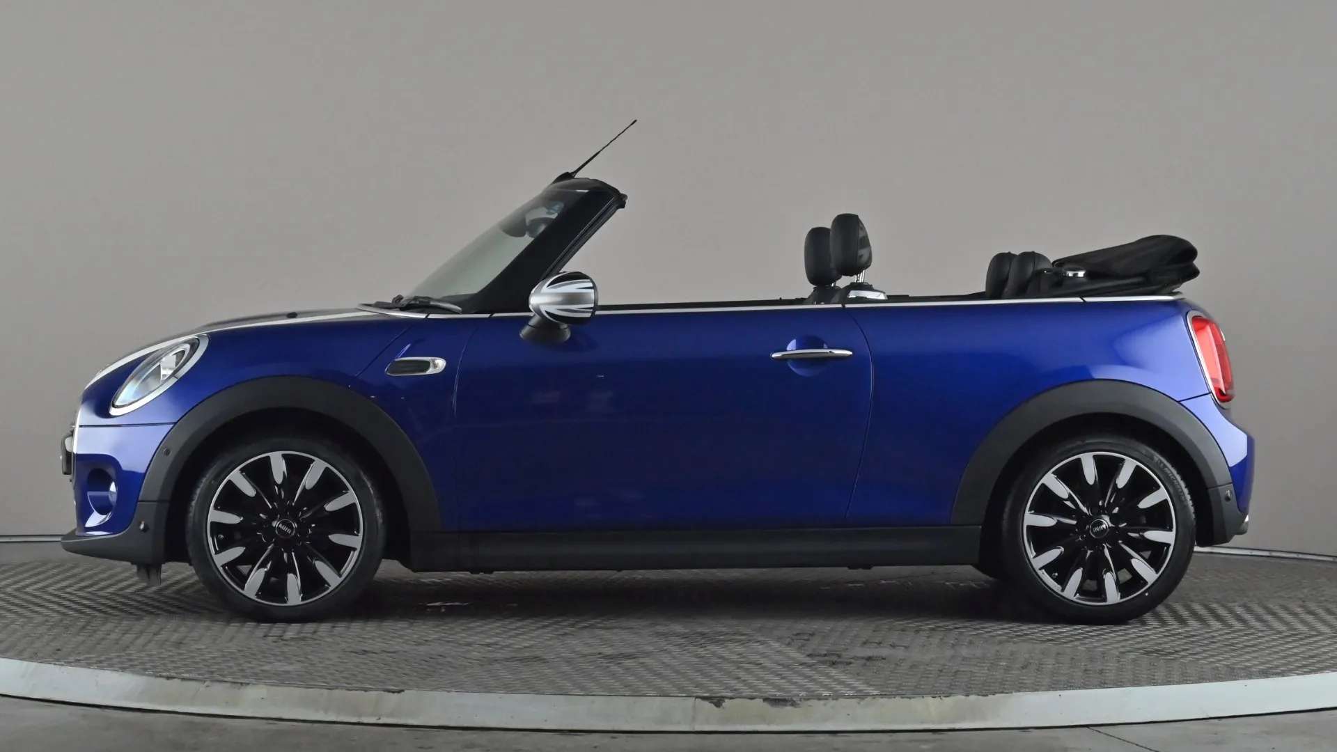 2019 MINI CONVERTIBLE 2019 MINI CONVERTIBLE