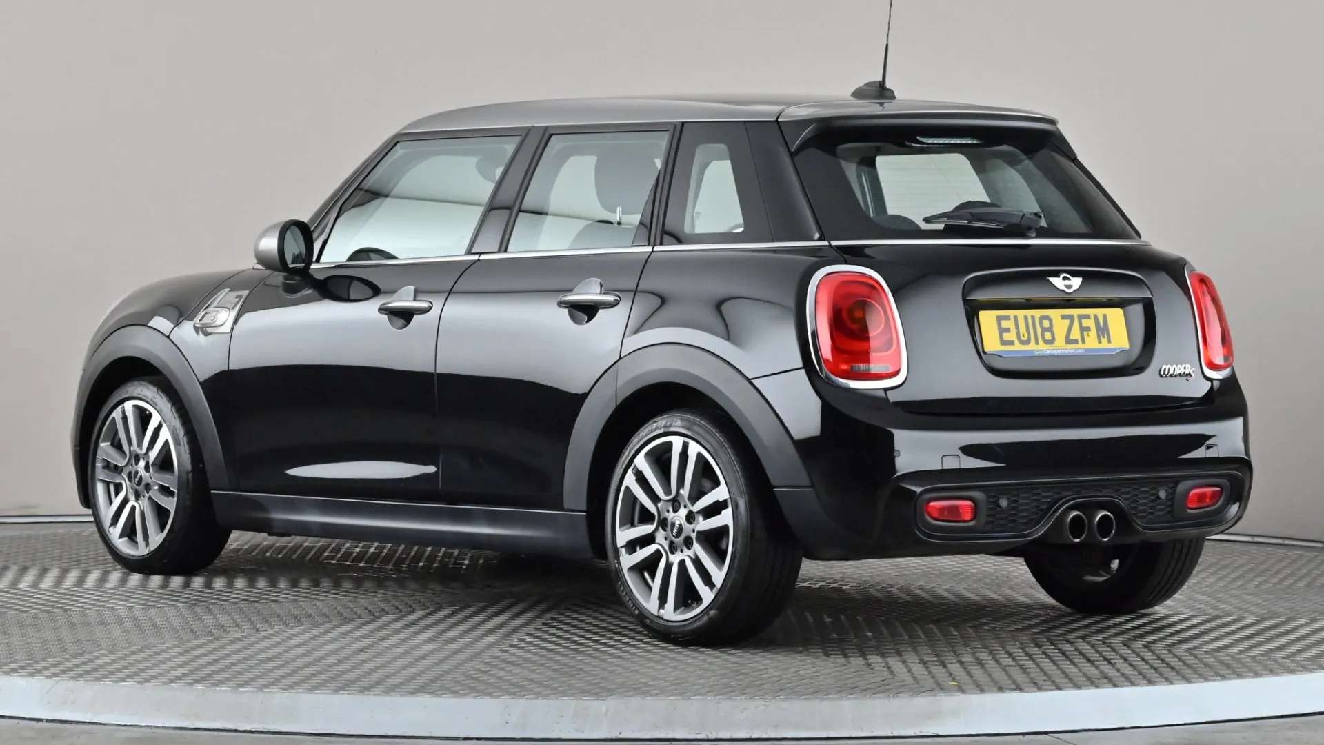 A 2018 MINI HATCH 2.0 Cooper S Seven Auto A 2018 MINI HATCH 2.0 Cooper S Seven Auto