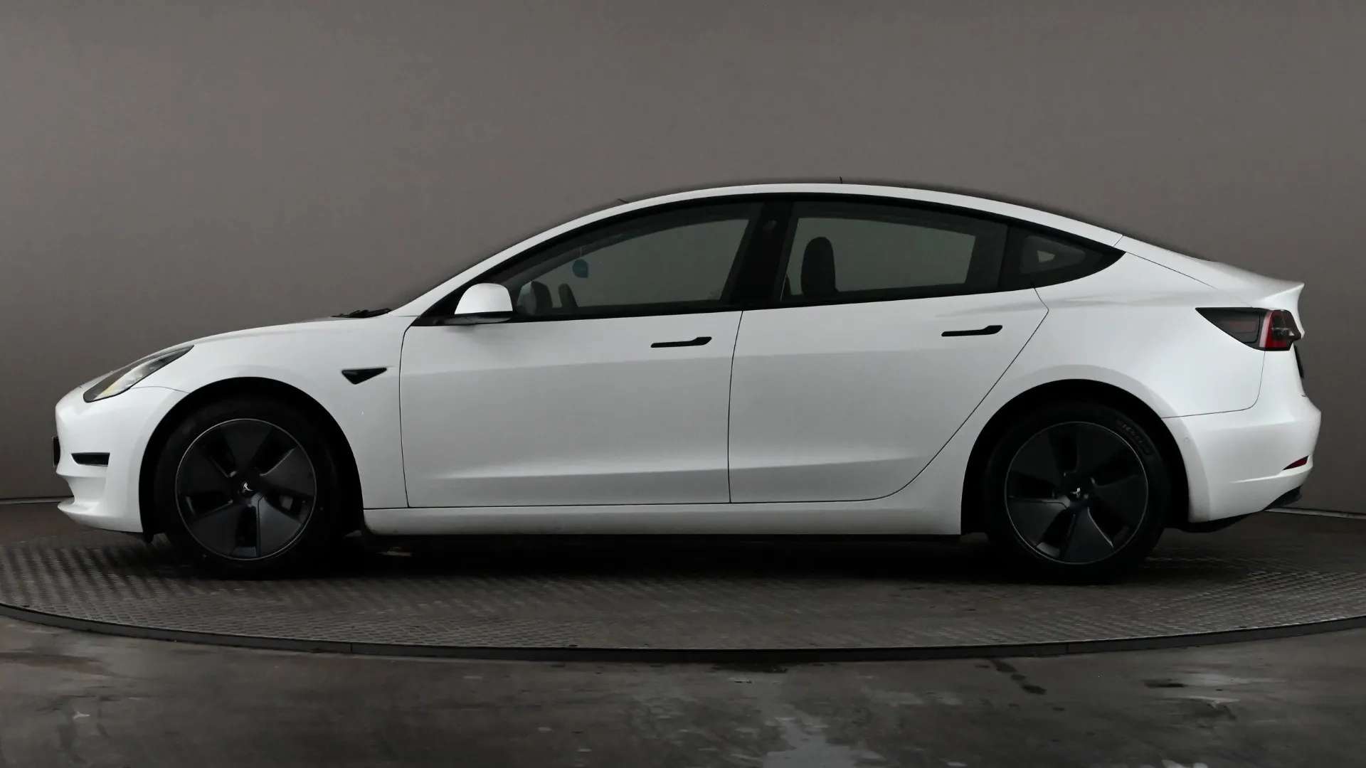 A 2021 TESLA MODEL 3 Long Range AWD Auto A 2021 TESLA MODEL 3 Long Range AWD Auto