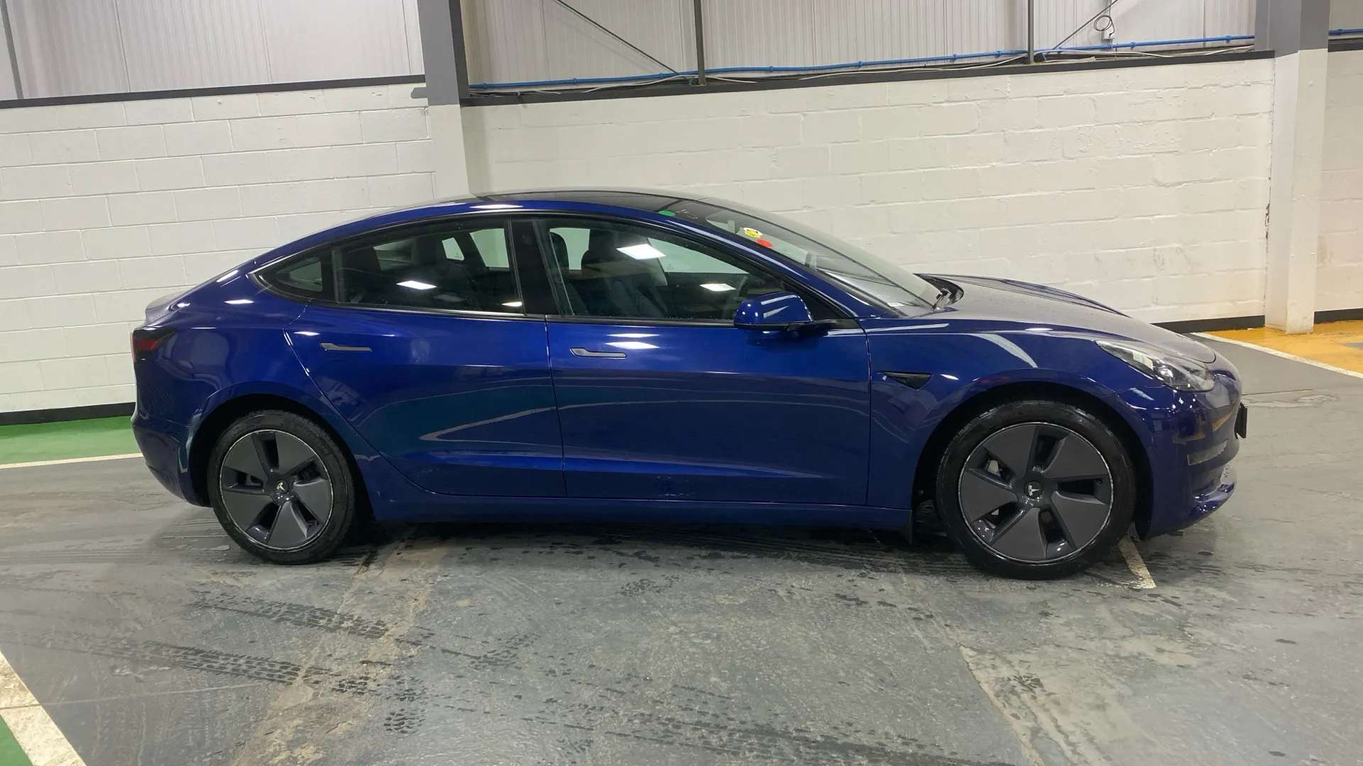 A 2022 TESLA MODEL 3 Long Range AWD Auto A 2022 TESLA MODEL 3 Long Range AWD Auto