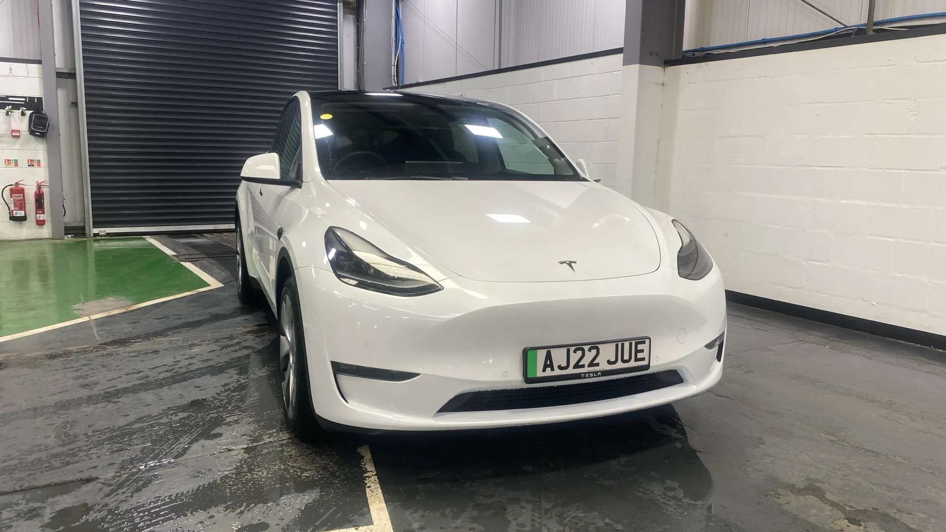 A 2022 TESLA MODEL Y Long Range AWD Auto A 2022 TESLA MODEL Y Long Range AWD Auto