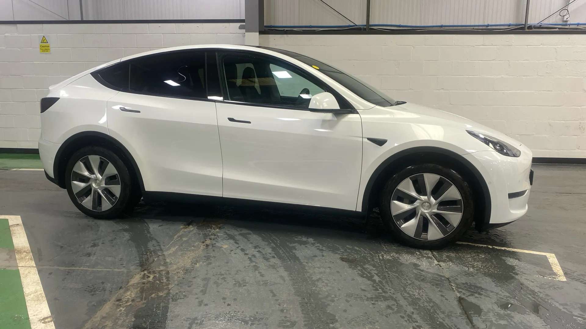 A 2022 TESLA MODEL Y Long Range AWD Auto A 2022 TESLA MODEL Y Long Range AWD Auto