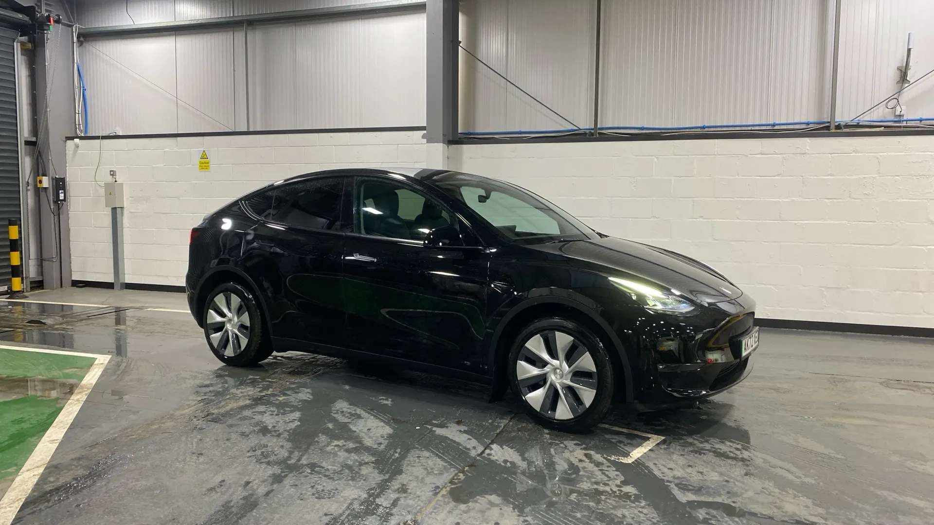 A 2022 TESLA MODEL Y Long Range AWD Auto A 2022 TESLA MODEL Y Long Range AWD Auto