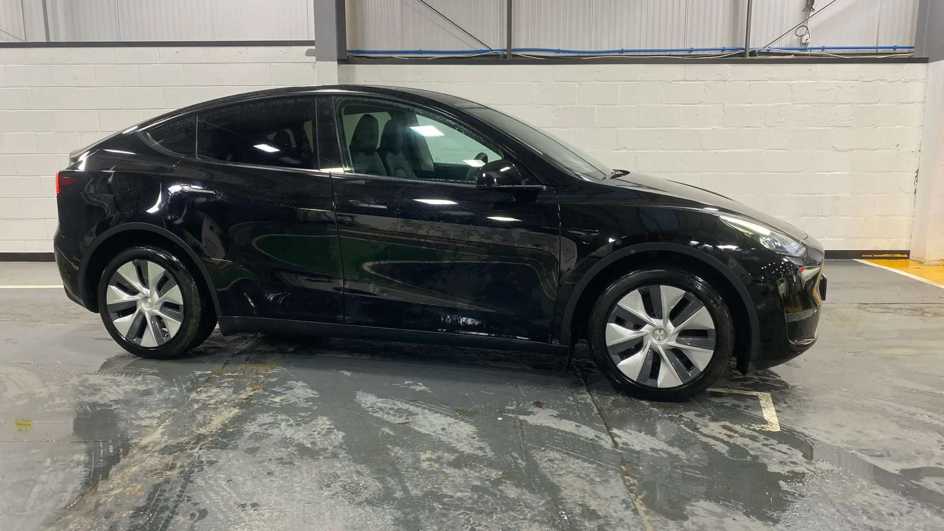 A 2022 TESLA MODEL Y Long Range AWD Auto A 2022 TESLA MODEL Y Long Range AWD Auto