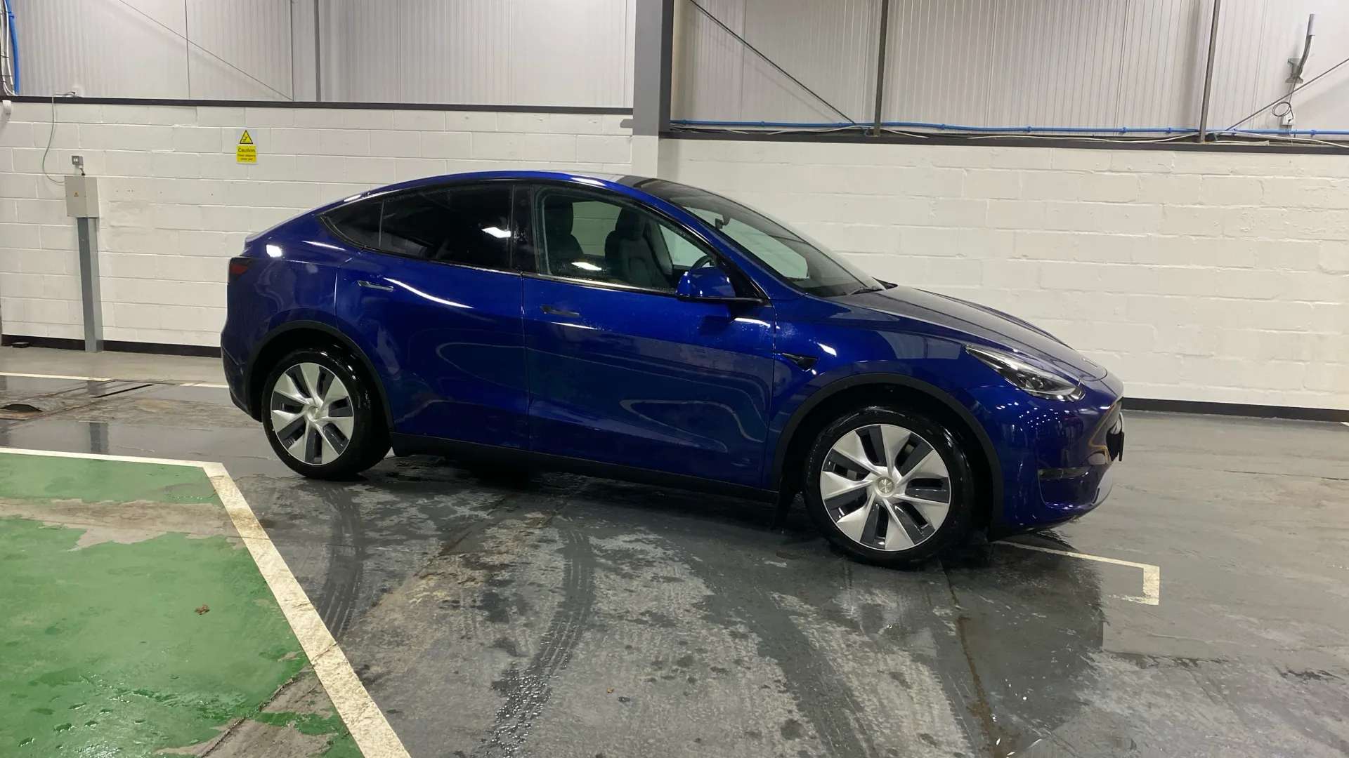 A 2022 TESLA MODEL Y Long Range AWD Auto A 2022 TESLA MODEL Y Long Range AWD Auto