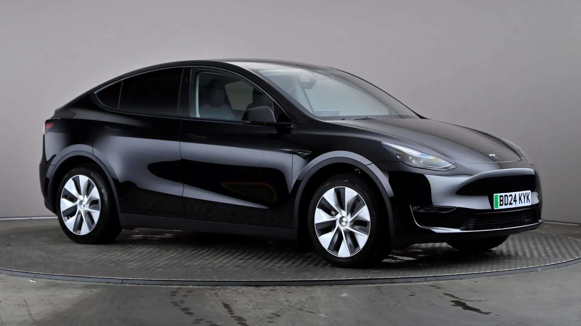 A 2024 TESLA MODEL Y Long Range AWD Auto A 2024 TESLA MODEL Y Long Range AWD Auto
