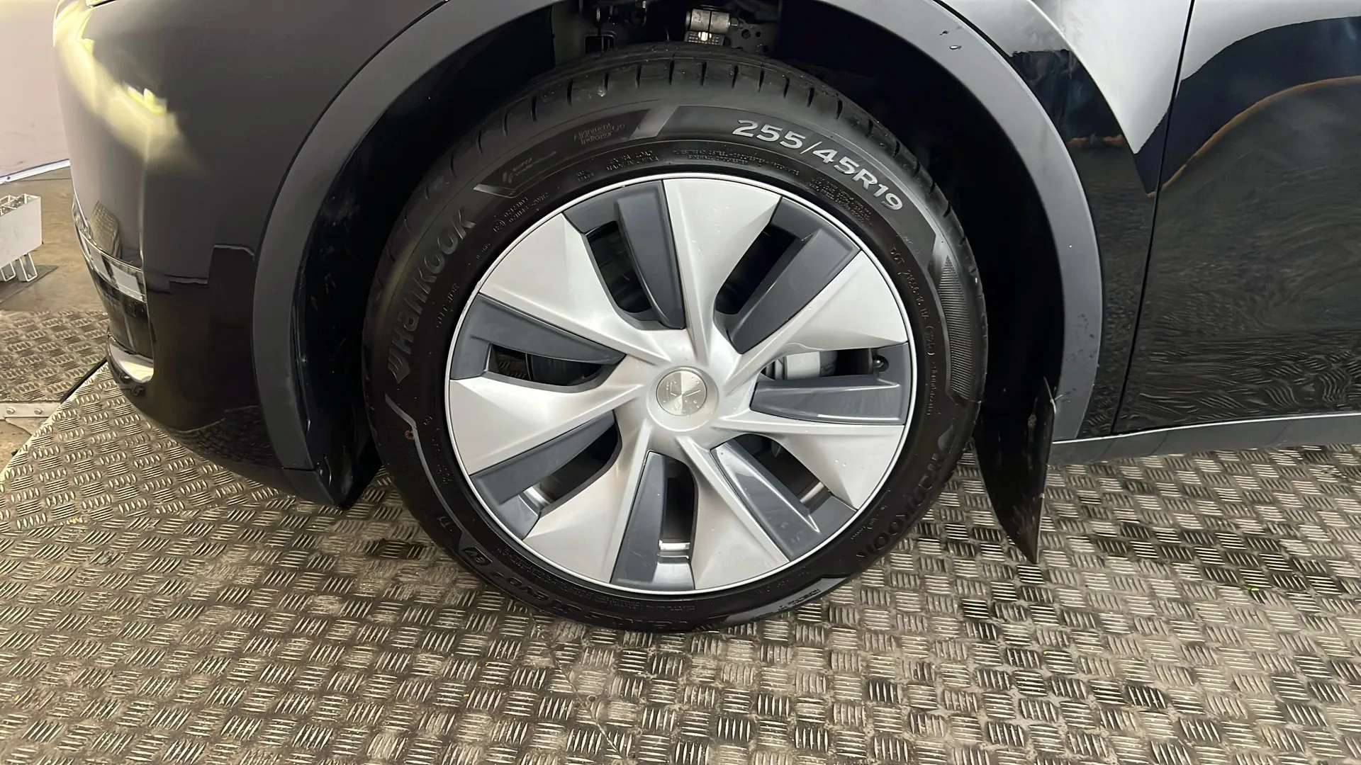2024 TESLA MODEL Y 2024 TESLA MODEL Y