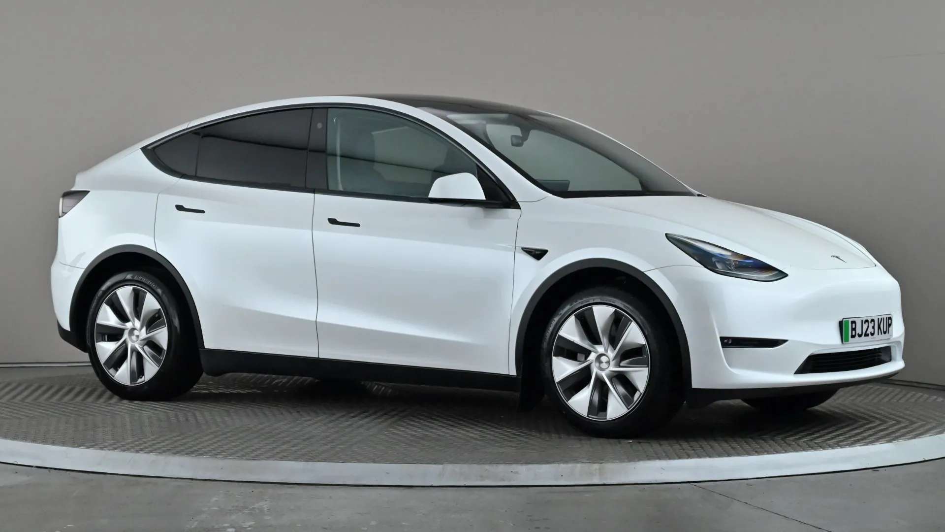 A 2023 TESLA MODEL Y Long Range AWD Auto A 2023 TESLA MODEL Y Long Range AWD Auto