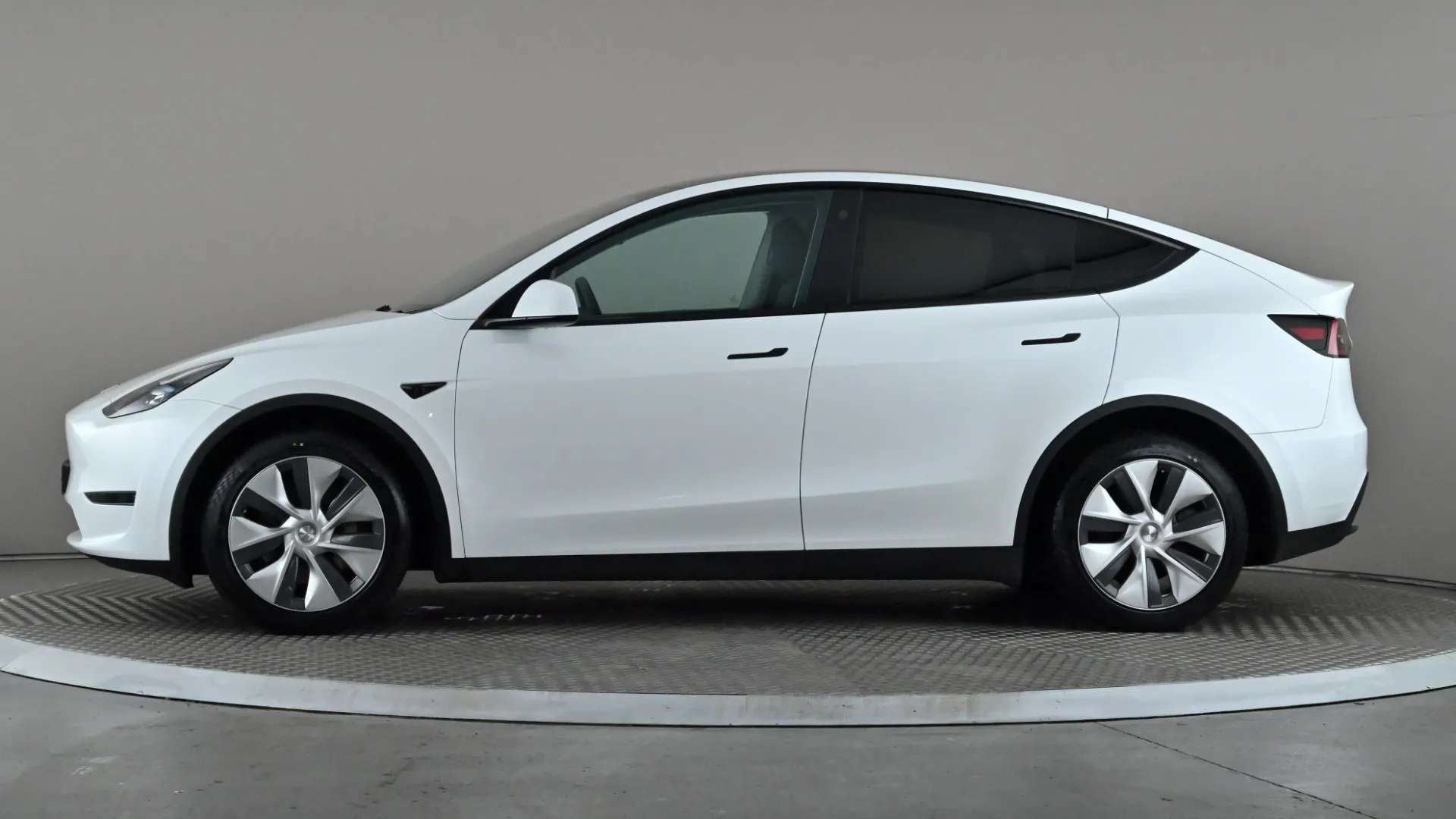 A 2023 TESLA MODEL Y Long Range AWD Auto A 2023 TESLA MODEL Y Long Range AWD Auto