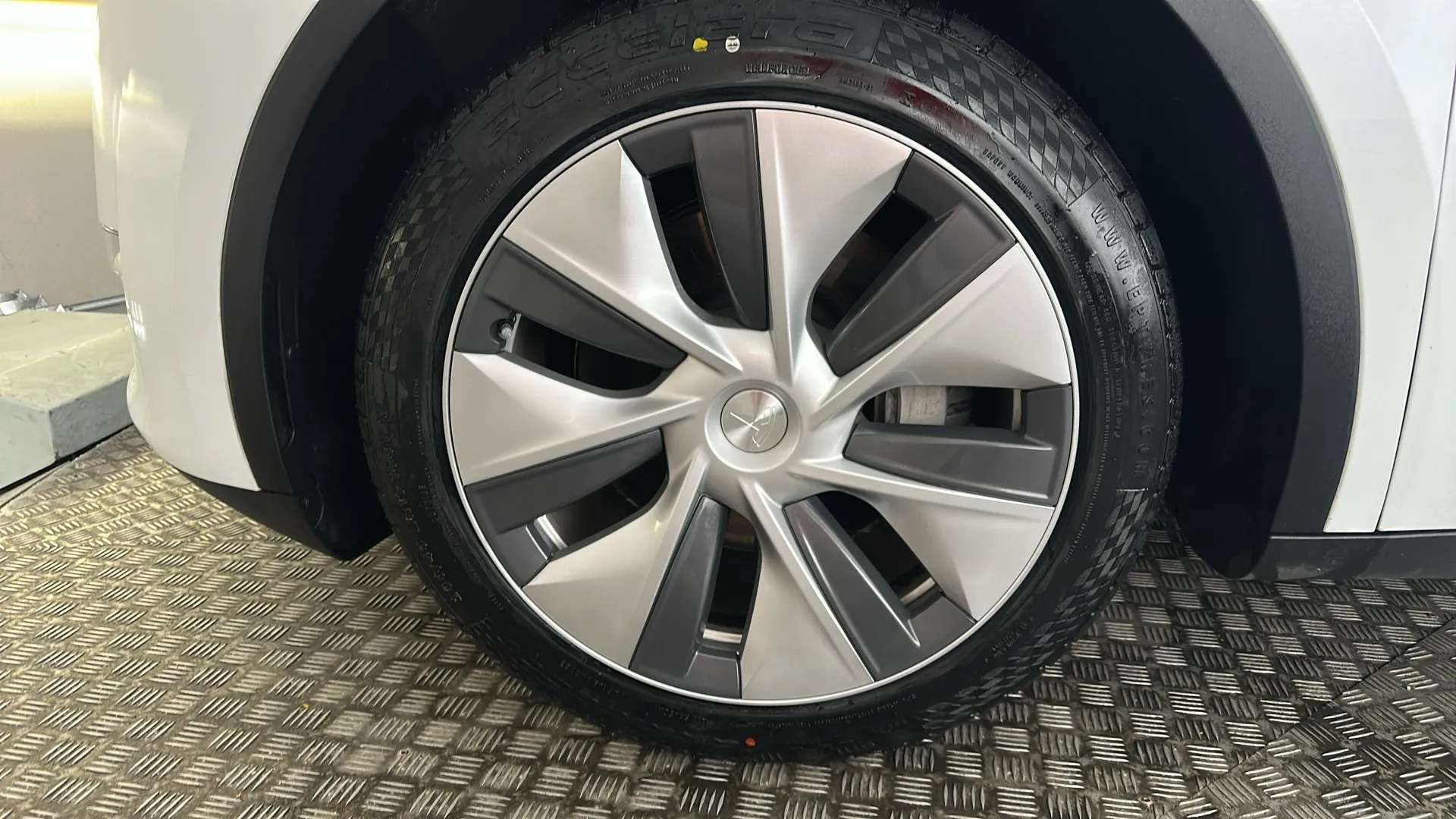 2023 TESLA MODEL Y 2023 TESLA MODEL Y