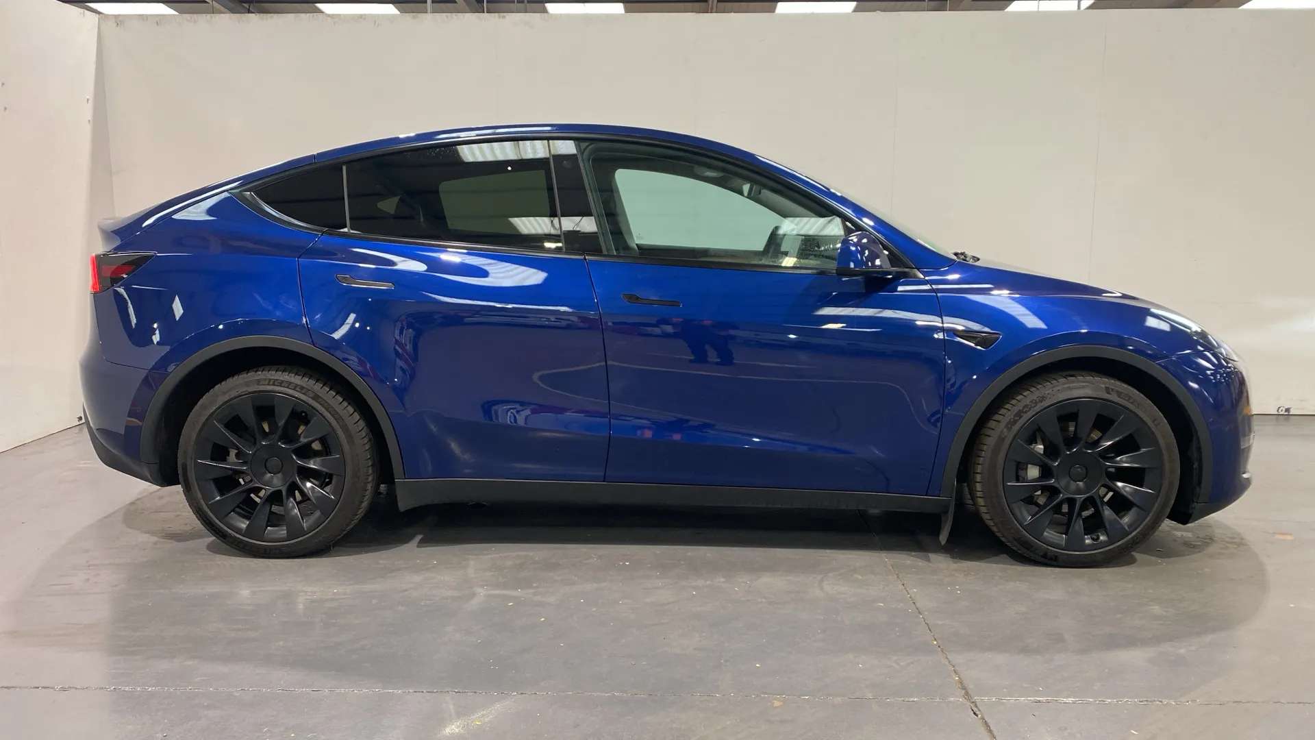A 2022 TESLA MODEL Y Long Range AWD Auto A 2022 TESLA MODEL Y Long Range AWD Auto
