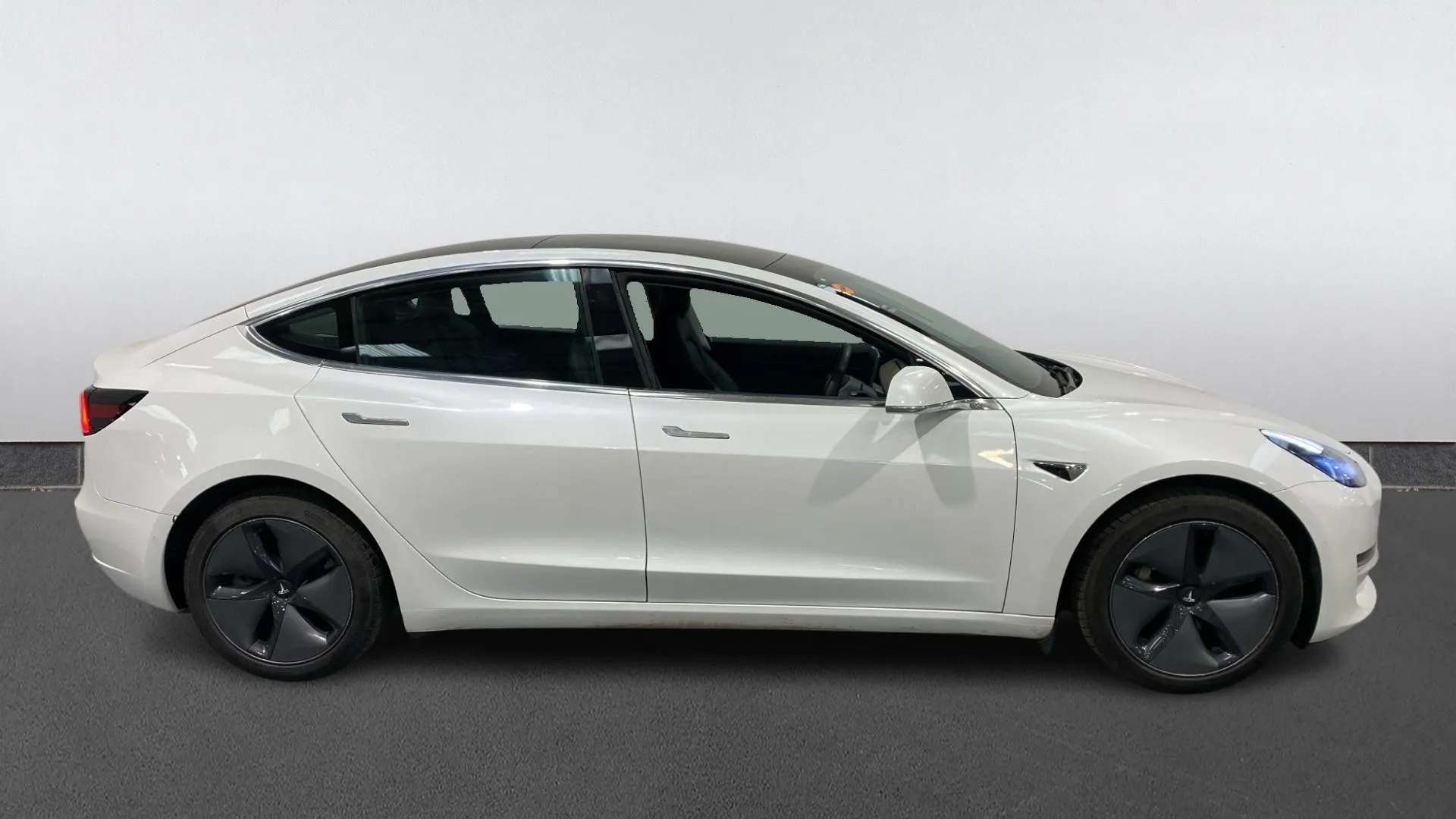 A 2020 TESLA MODEL 3 Long Range AWD Auto A 2020 TESLA MODEL 3 Long Range AWD Auto