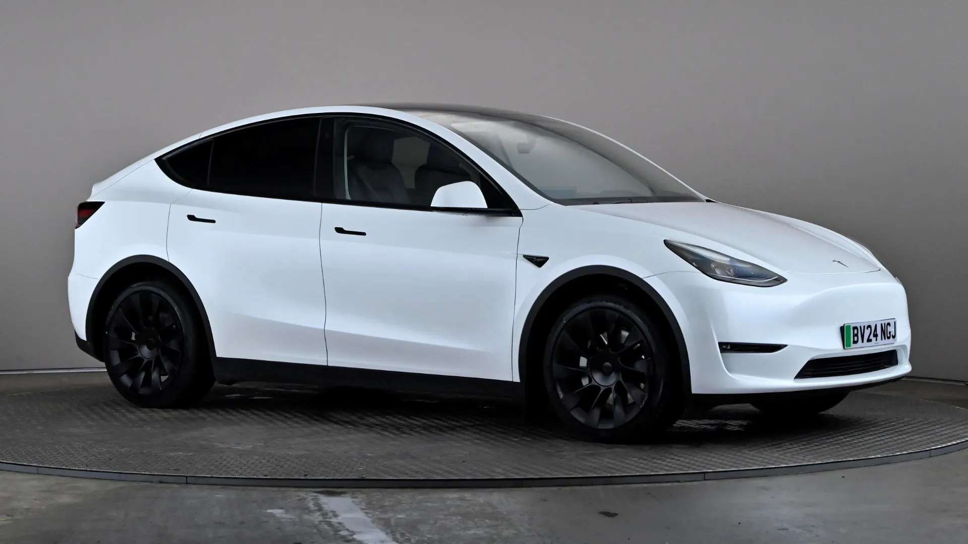 A 2024 TESLA MODEL Y Long Range AWD Auto A 2024 TESLA MODEL Y Long Range AWD Auto