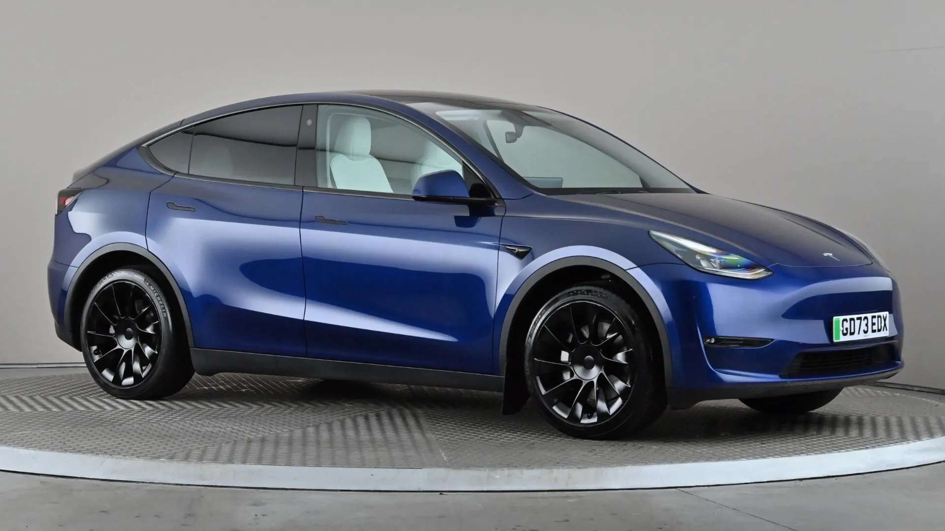 A 2024 TESLA MODEL Y Long Range AWD Auto A 2024 TESLA MODEL Y Long Range AWD Auto