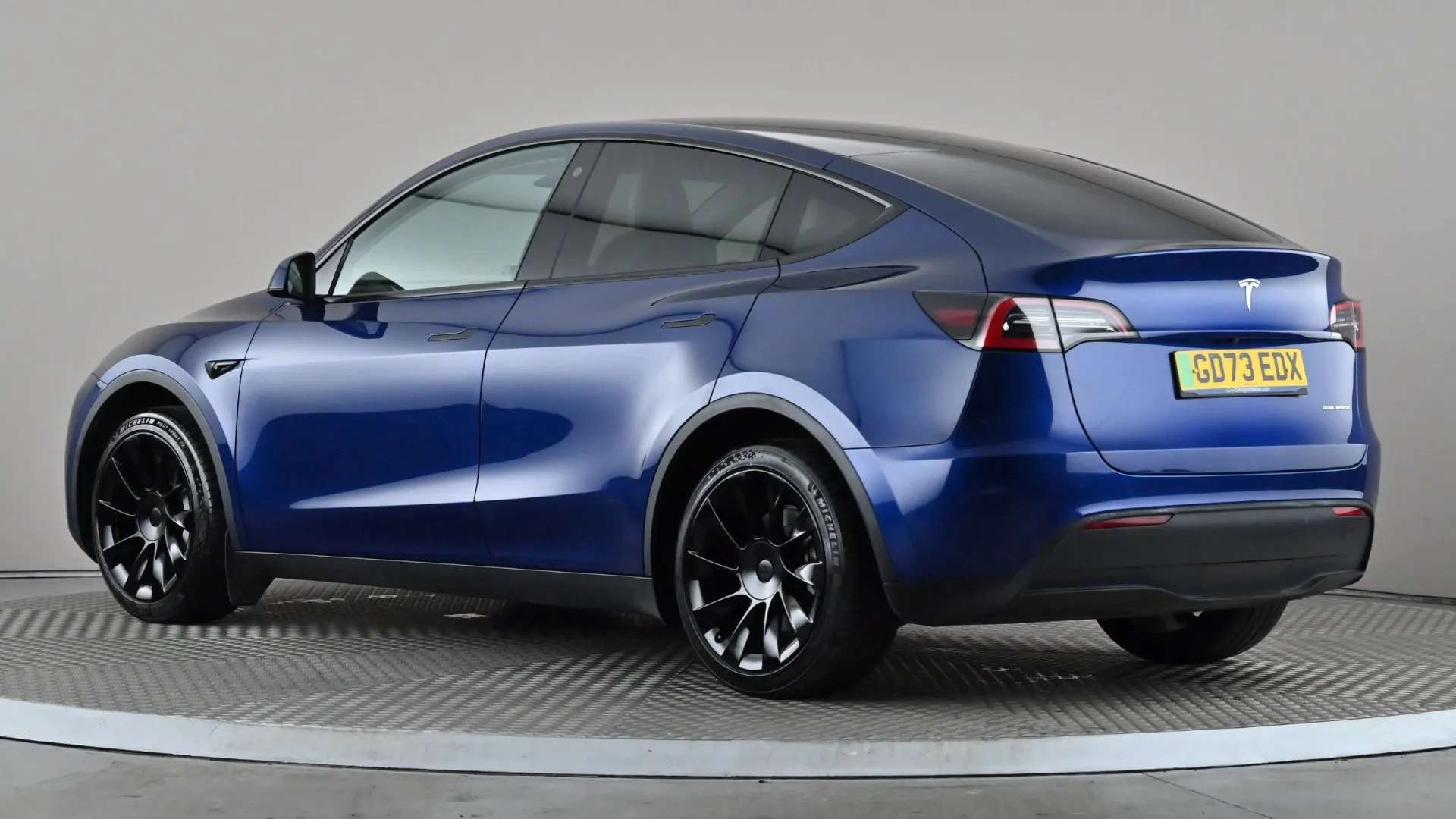 A 2024 TESLA MODEL Y Long Range AWD Auto A 2024 TESLA MODEL Y Long Range AWD Auto