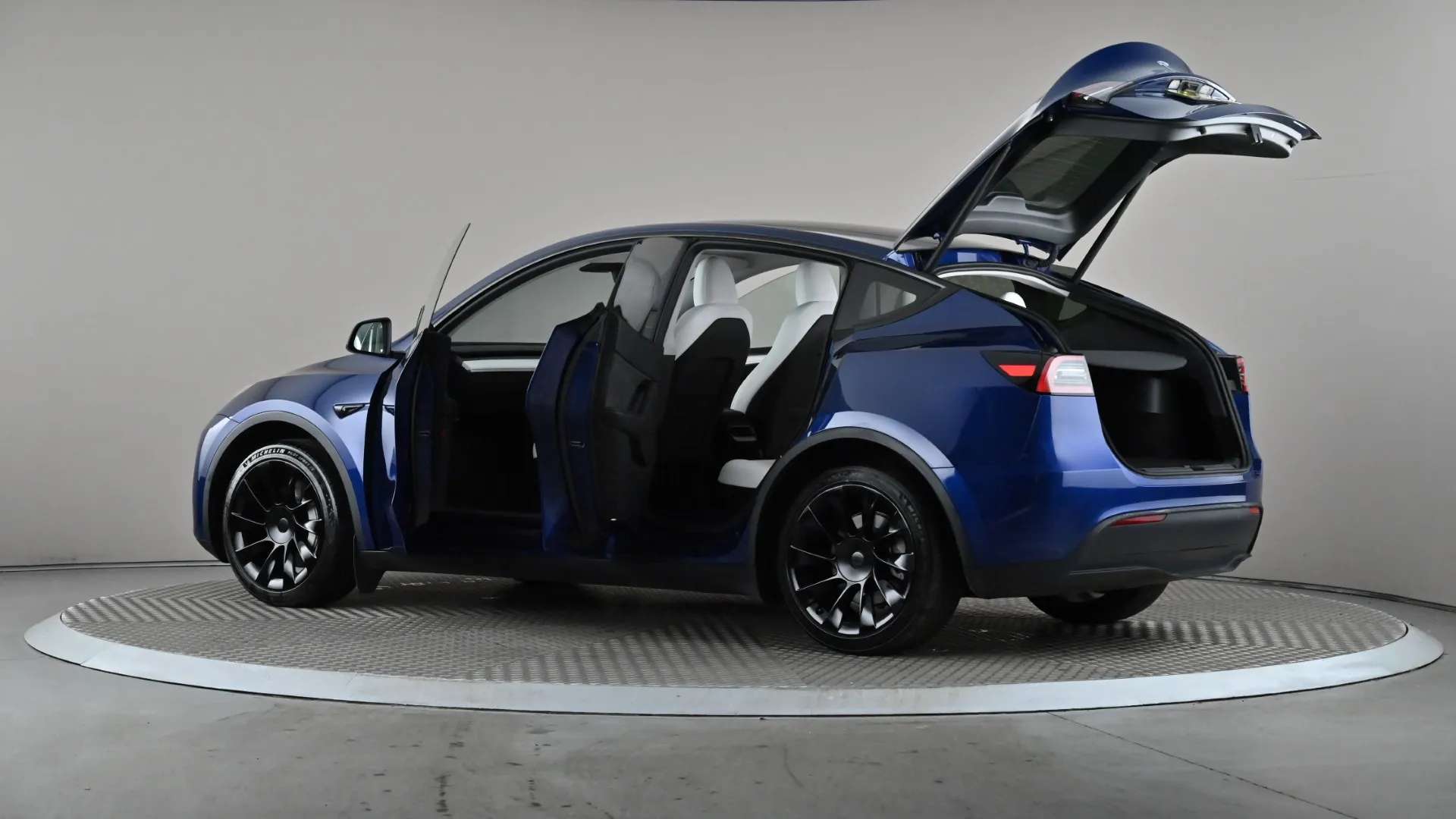 2024 TESLA MODEL Y 2024 TESLA MODEL Y