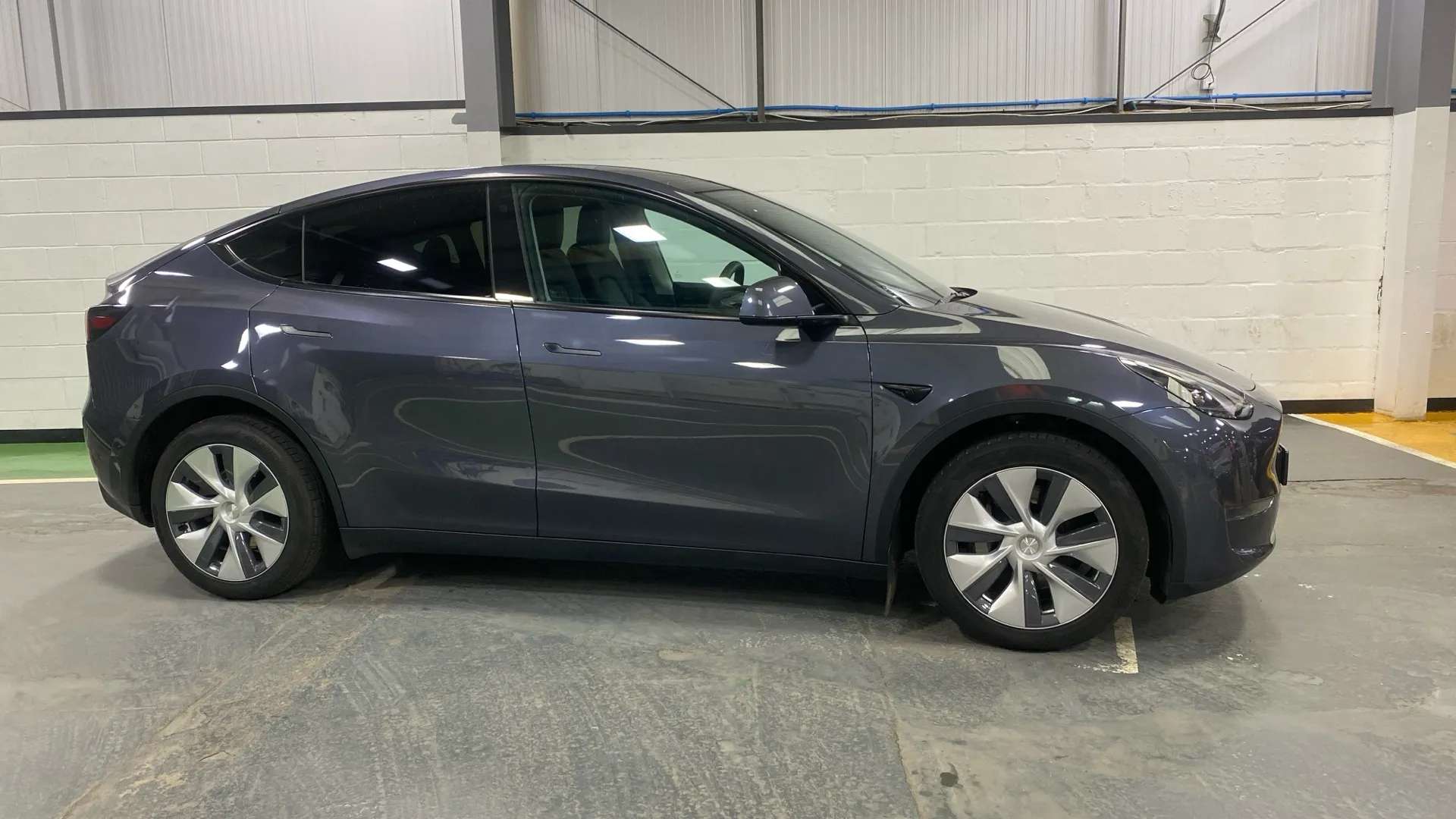A 2022 TESLA MODEL Y Long Range AWD Auto A 2022 TESLA MODEL Y Long Range AWD Auto