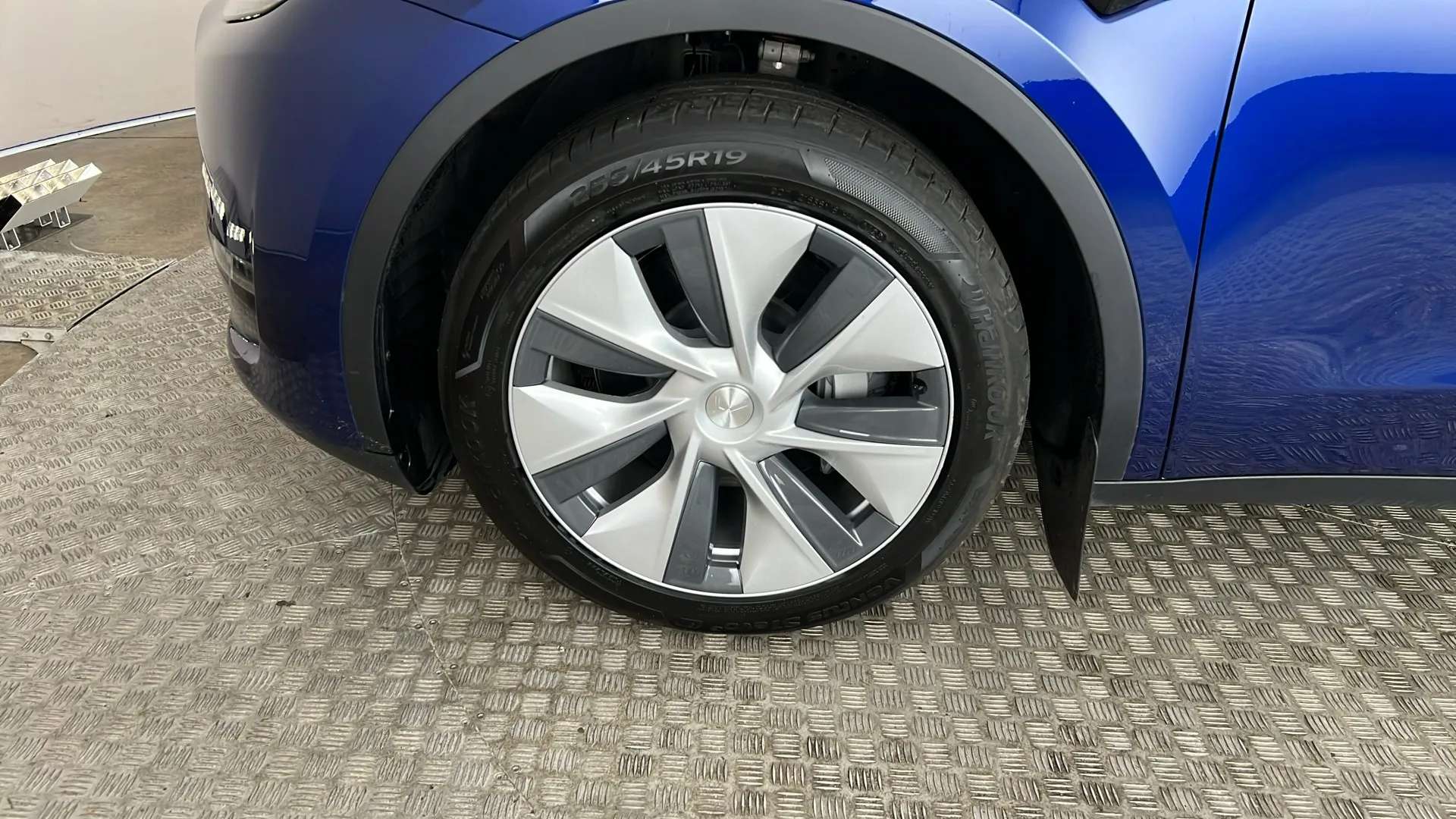 2023 TESLA MODEL Y 2023 TESLA MODEL Y