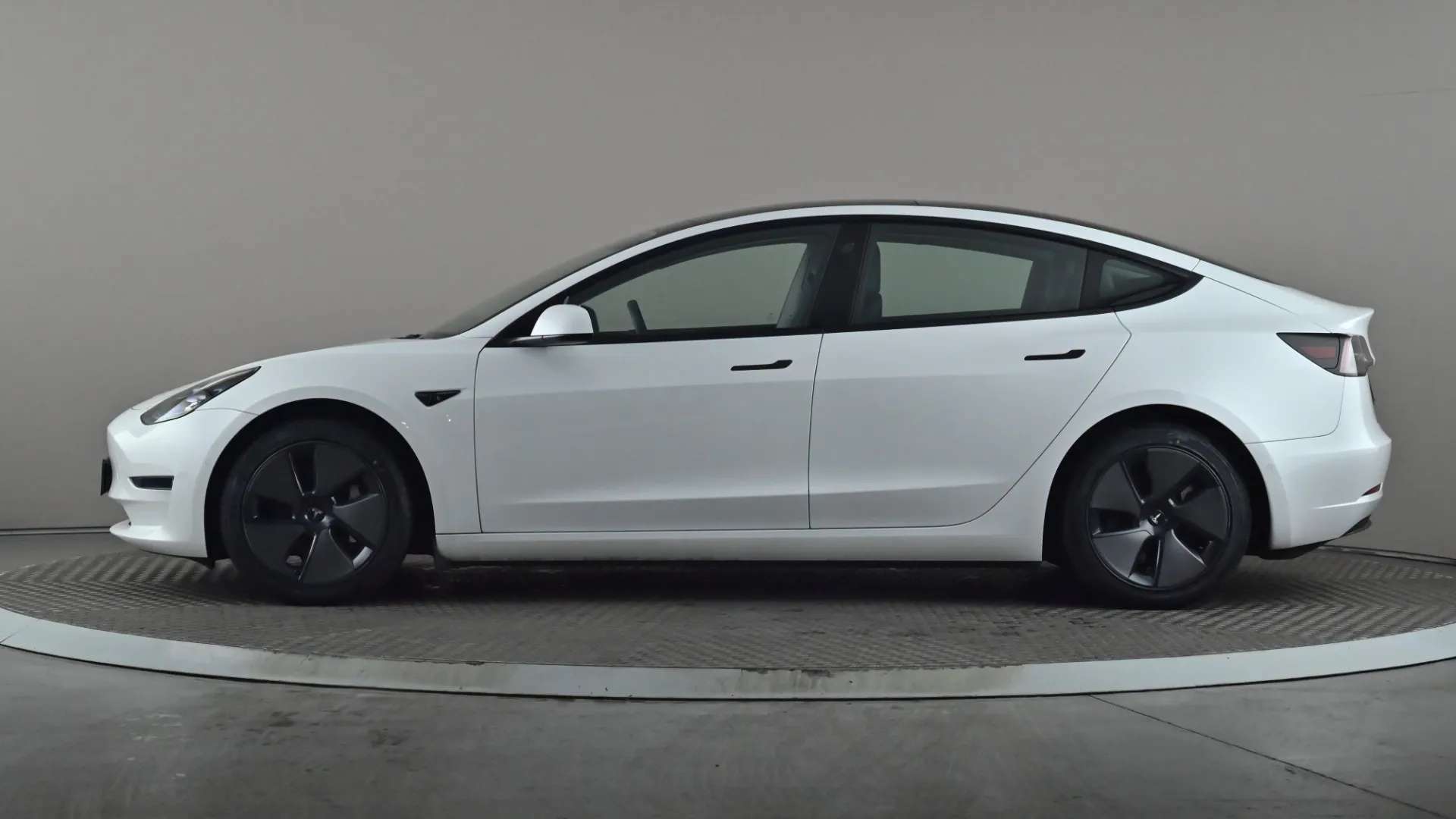 A 2021 TESLA MODEL 3 Long Range AWD Auto A 2021 TESLA MODEL 3 Long Range AWD Auto
