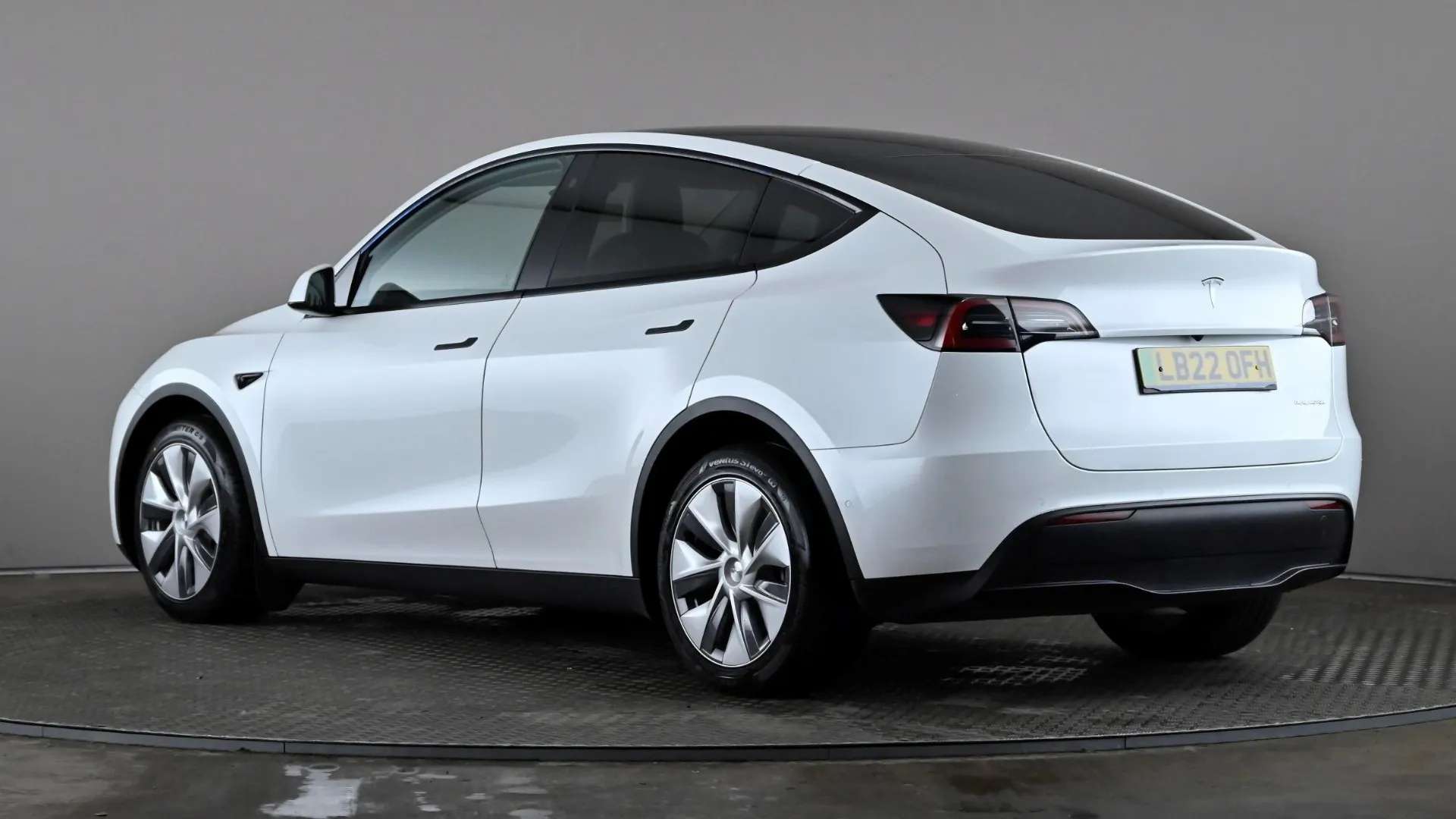 A 2022 TESLA MODEL Y Long Range AWD Auto A 2022 TESLA MODEL Y Long Range AWD Auto
