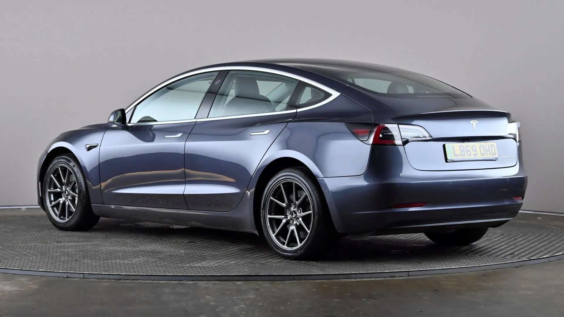 A 2019 TESLA MODEL 3 Long Range AWD Auto A 2019 TESLA MODEL 3 Long Range AWD Auto