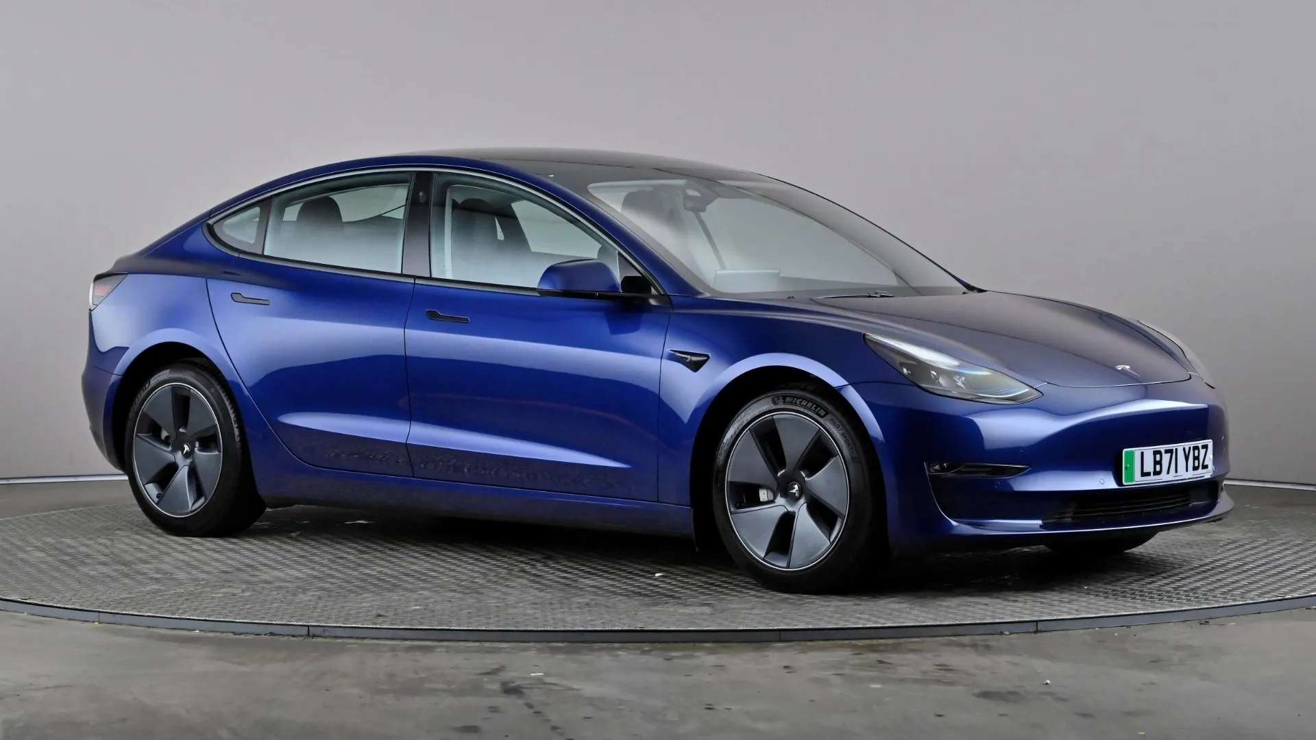 A 2021 TESLA MODEL 3 Long Range AWD Auto A 2021 TESLA MODEL 3 Long Range AWD Auto