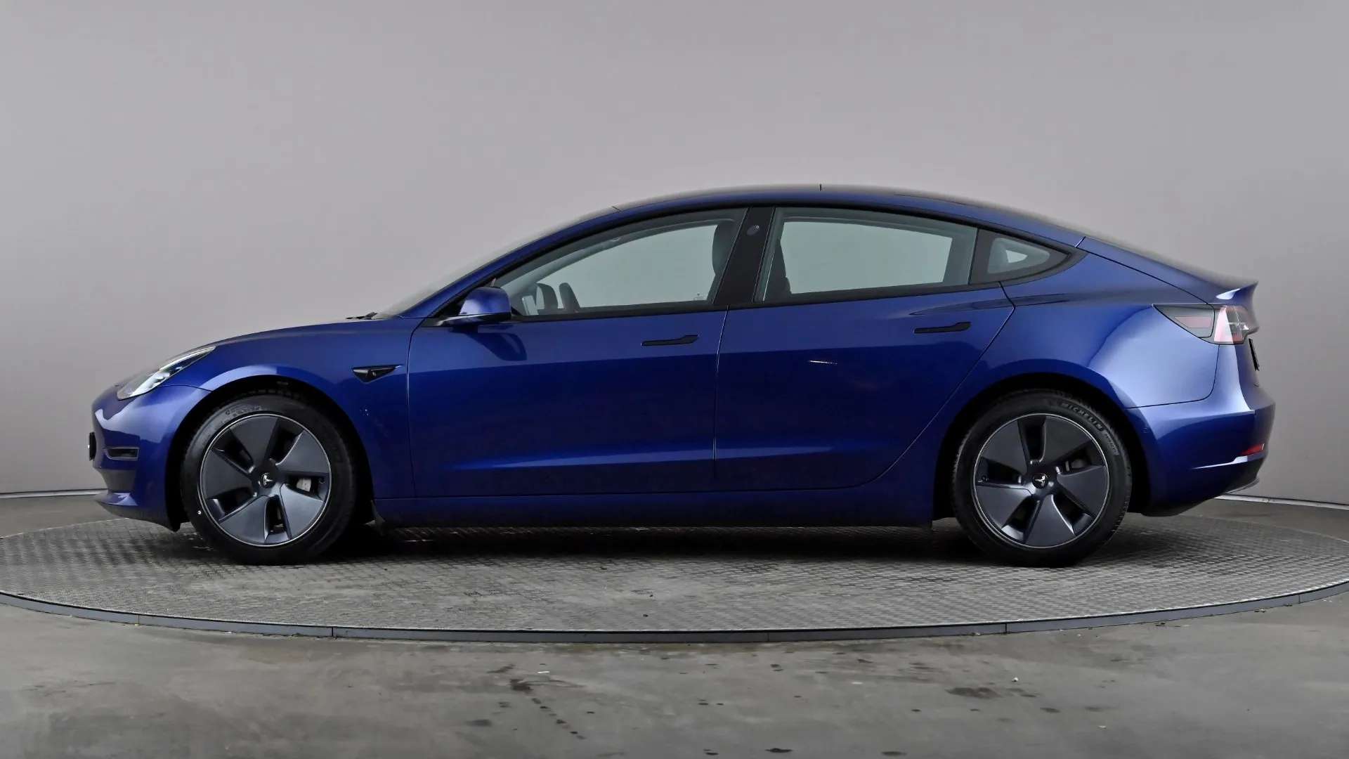 A 2021 TESLA MODEL 3 Long Range AWD Auto A 2021 TESLA MODEL 3 Long Range AWD Auto