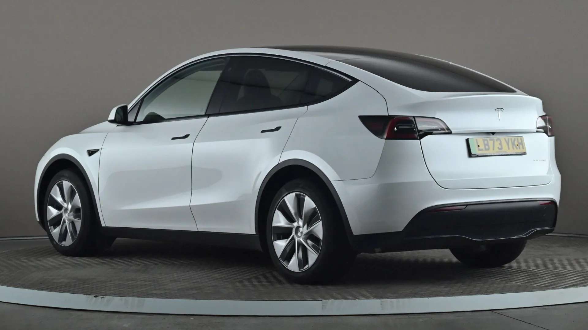 A 2023 TESLA MODEL Y Long Range AWD Auto A 2023 TESLA MODEL Y Long Range AWD Auto