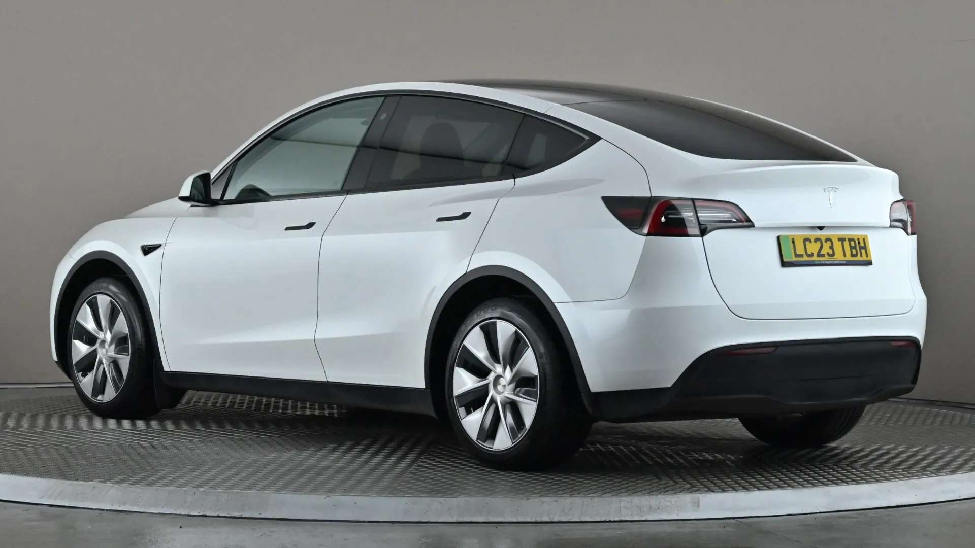 A 2023 TESLA MODEL Y Long Range AWD Auto A 2023 TESLA MODEL Y Long Range AWD Auto