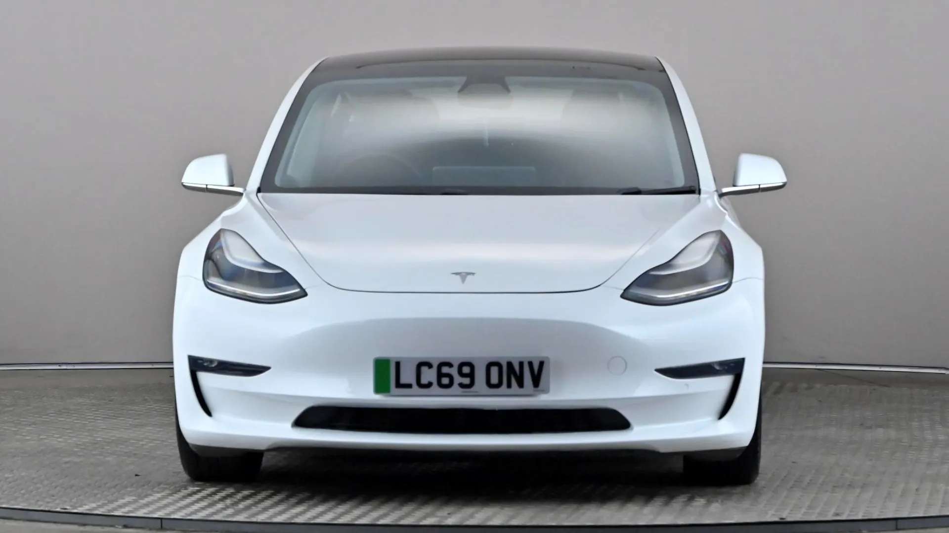 A 2019 TESLA MODEL 3 Long Range AWD Auto A 2019 TESLA MODEL 3 Long Range AWD Auto