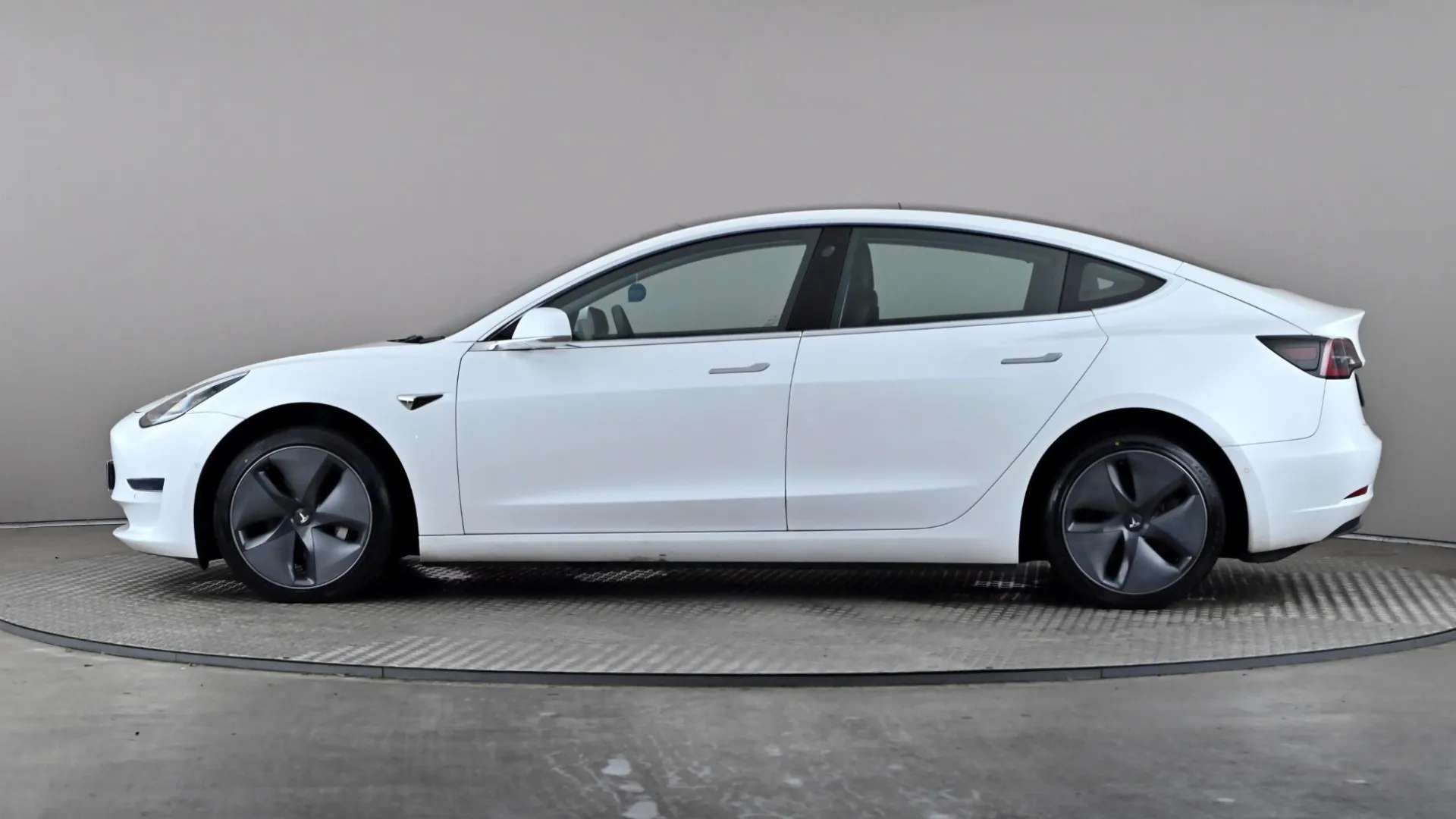 A 2019 TESLA MODEL 3 Long Range AWD Auto A 2019 TESLA MODEL 3 Long Range AWD Auto