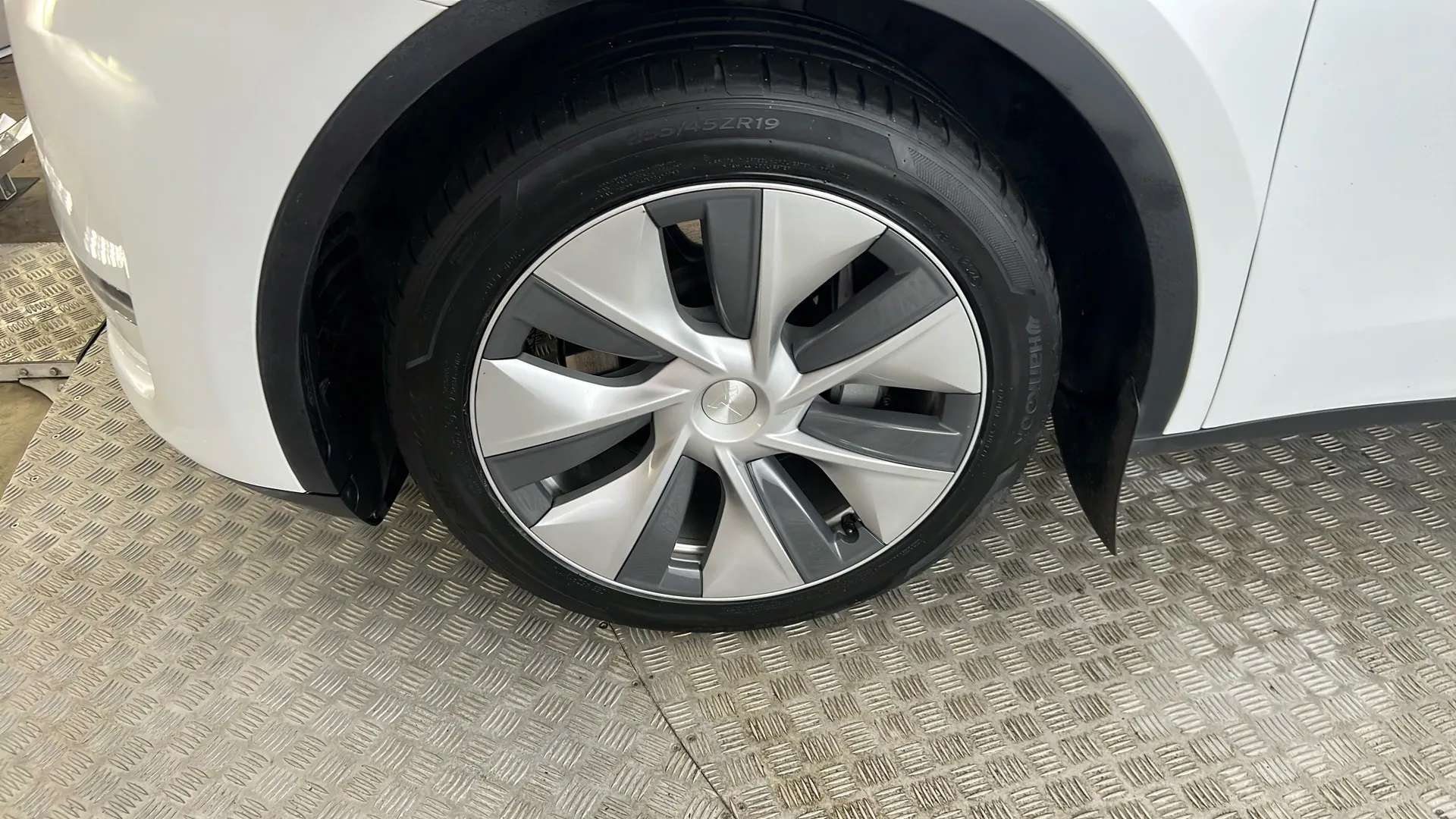 2023 TESLA MODEL Y 2023 TESLA MODEL Y