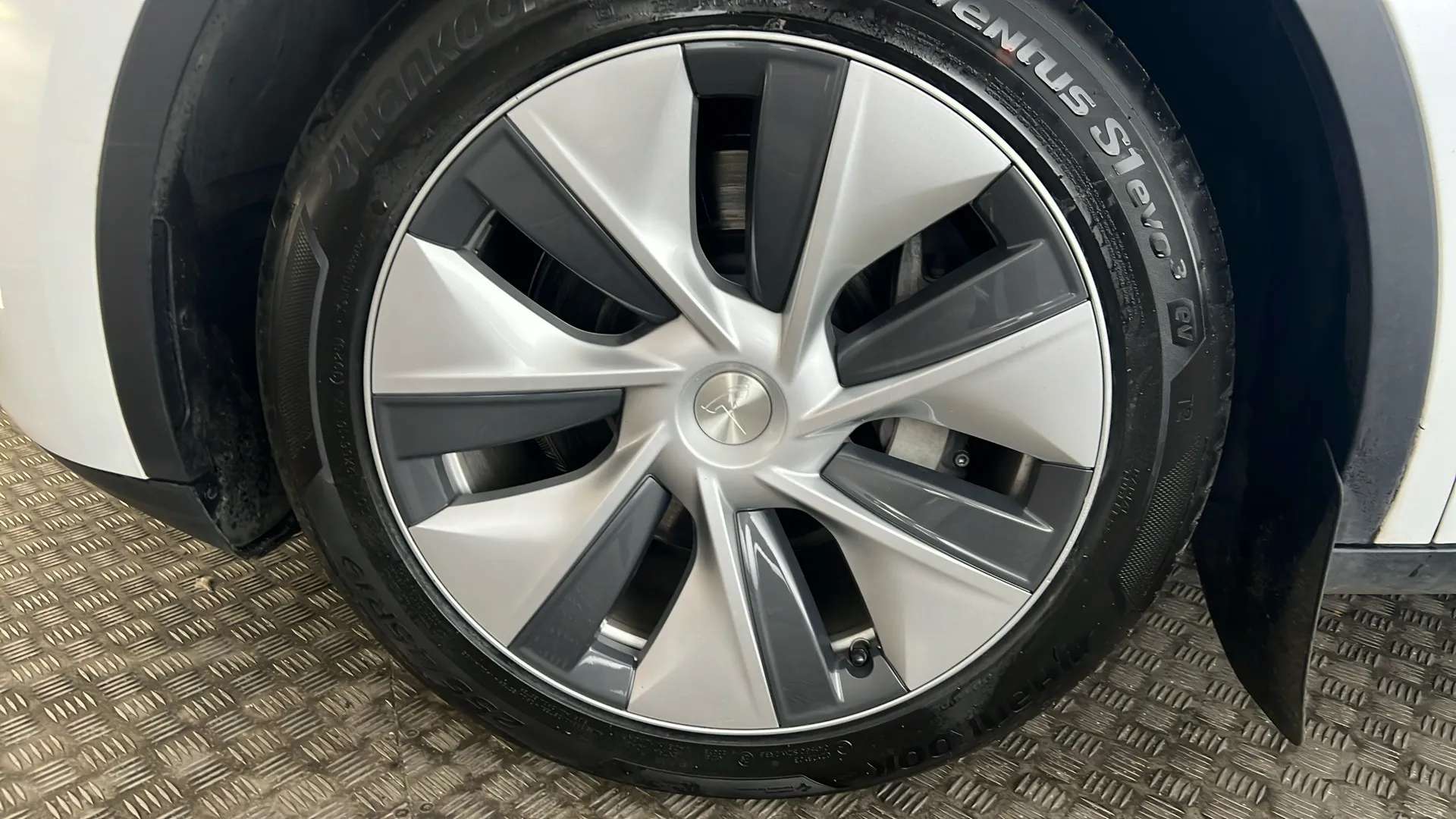 2023 TESLA MODEL Y 2023 TESLA MODEL Y
