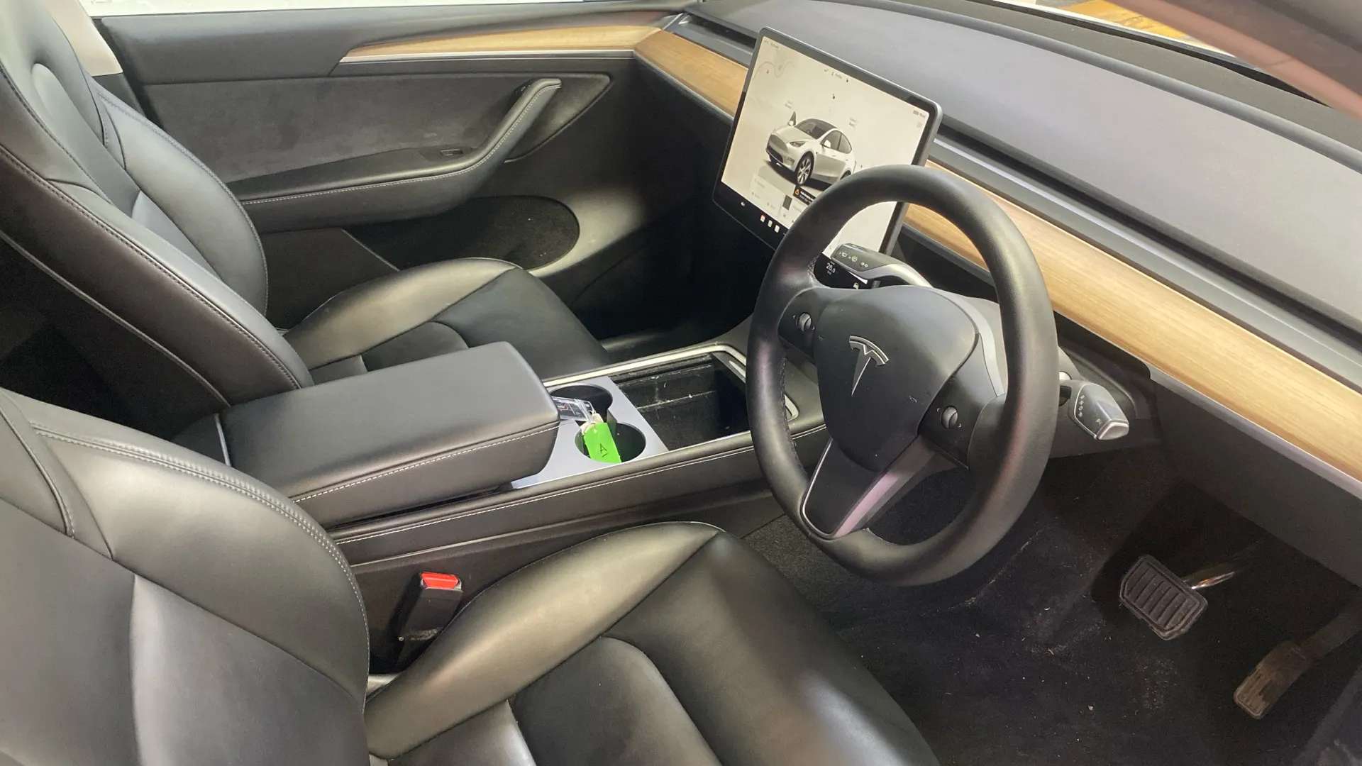 A 2022 TESLA MODEL Y Long Range AWD Auto A 2022 TESLA MODEL Y Long Range AWD Auto